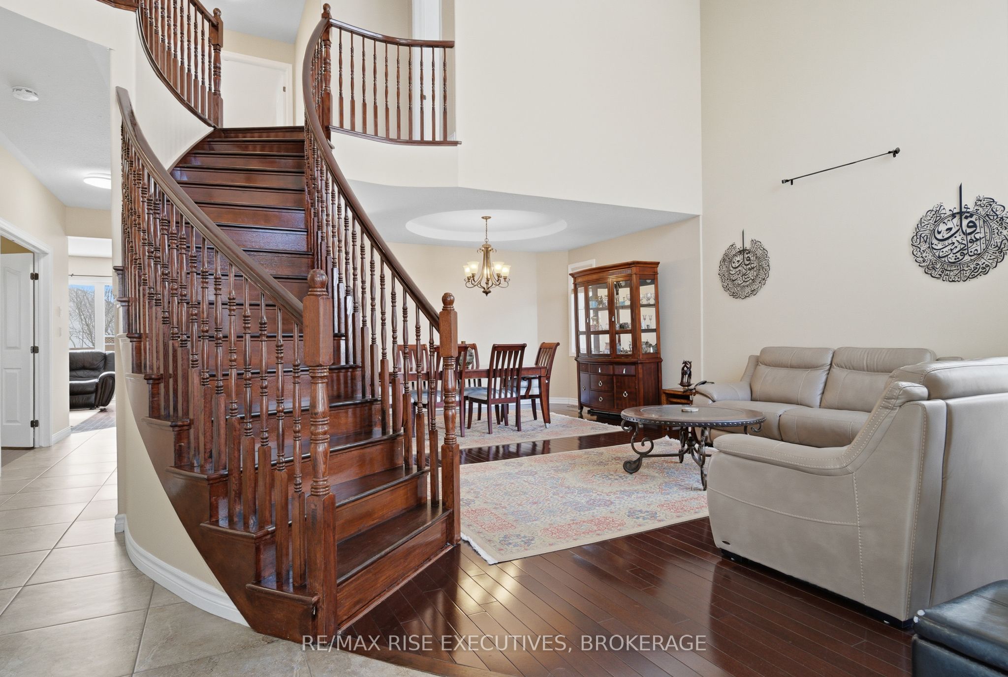 402 Cavendish Crescent