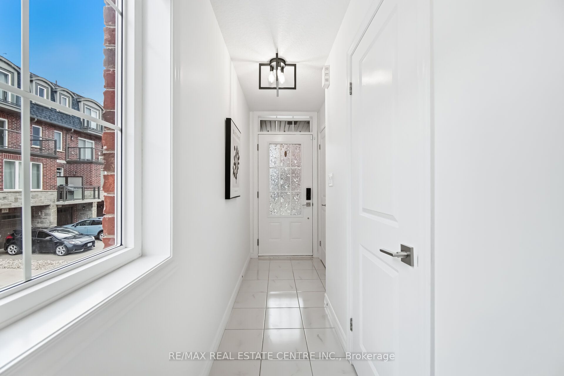 445 Ontario Street S 133