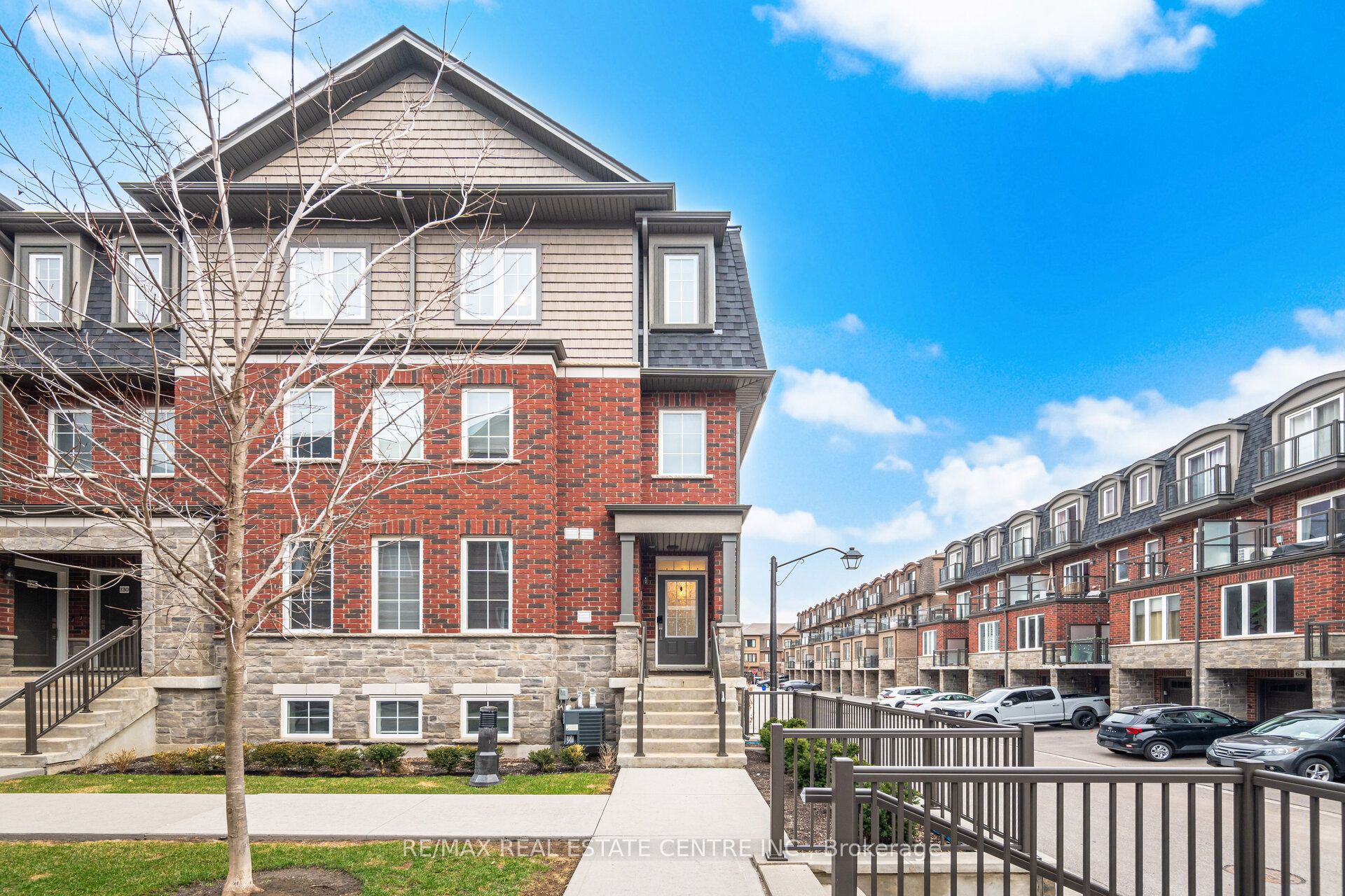 445 Ontario Street S 133