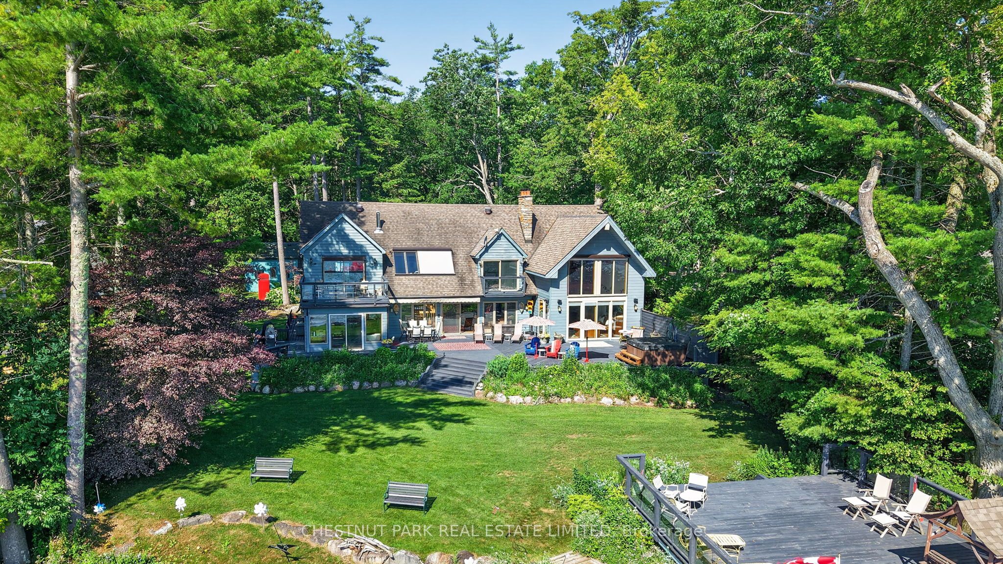 3209 Summer Place