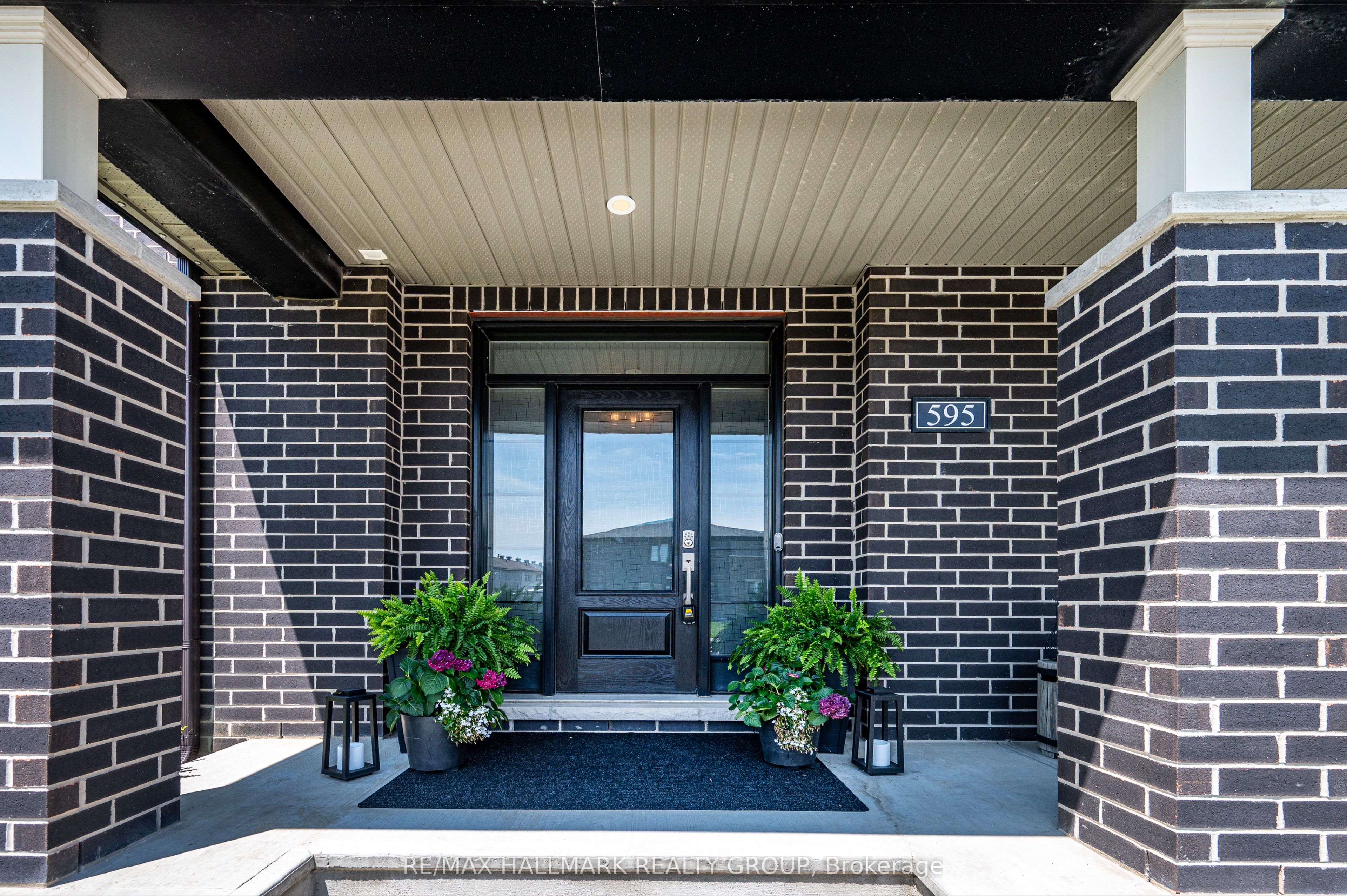 595 Decoeur Drive