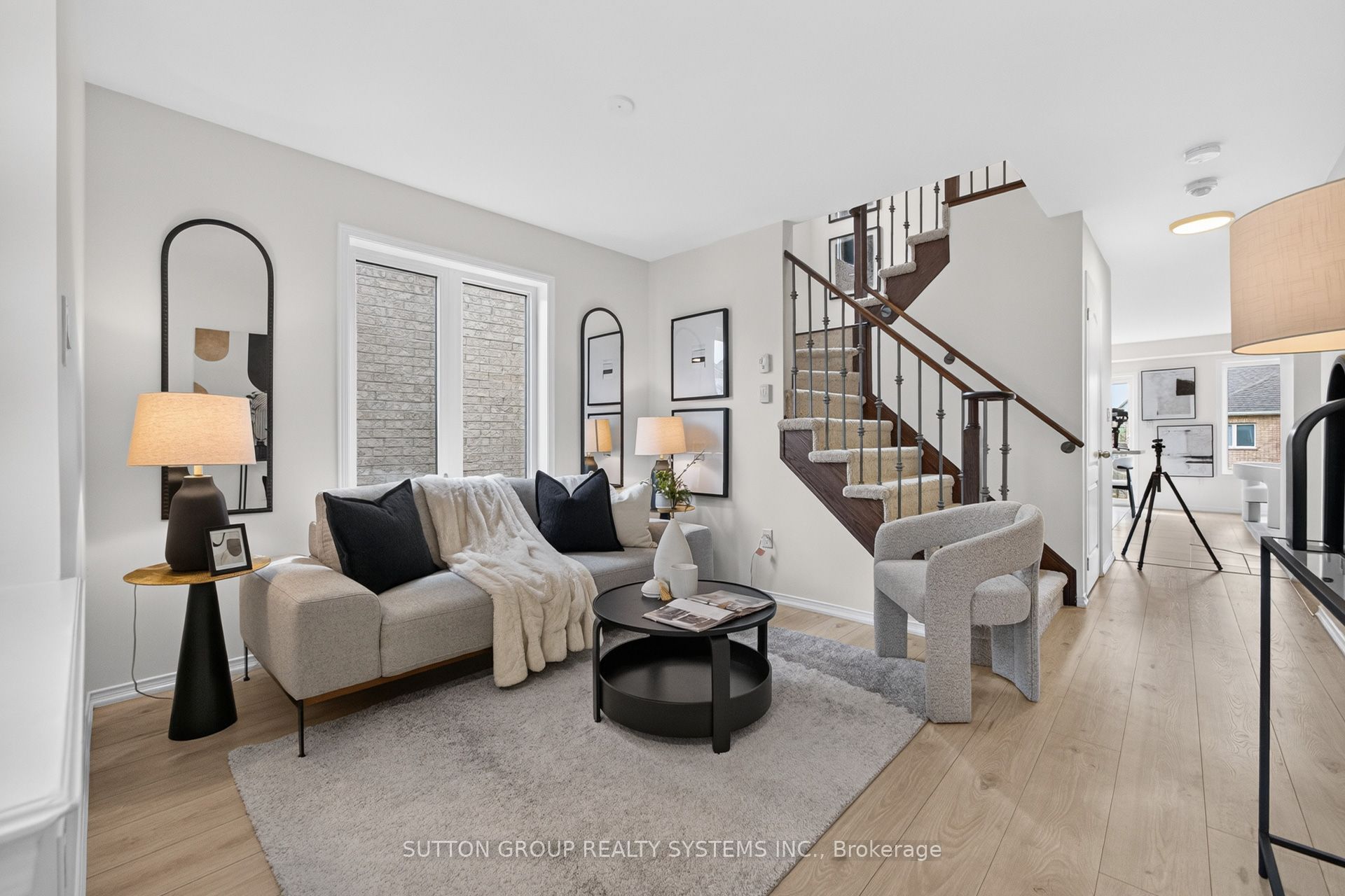 165 Dance Act Avenue