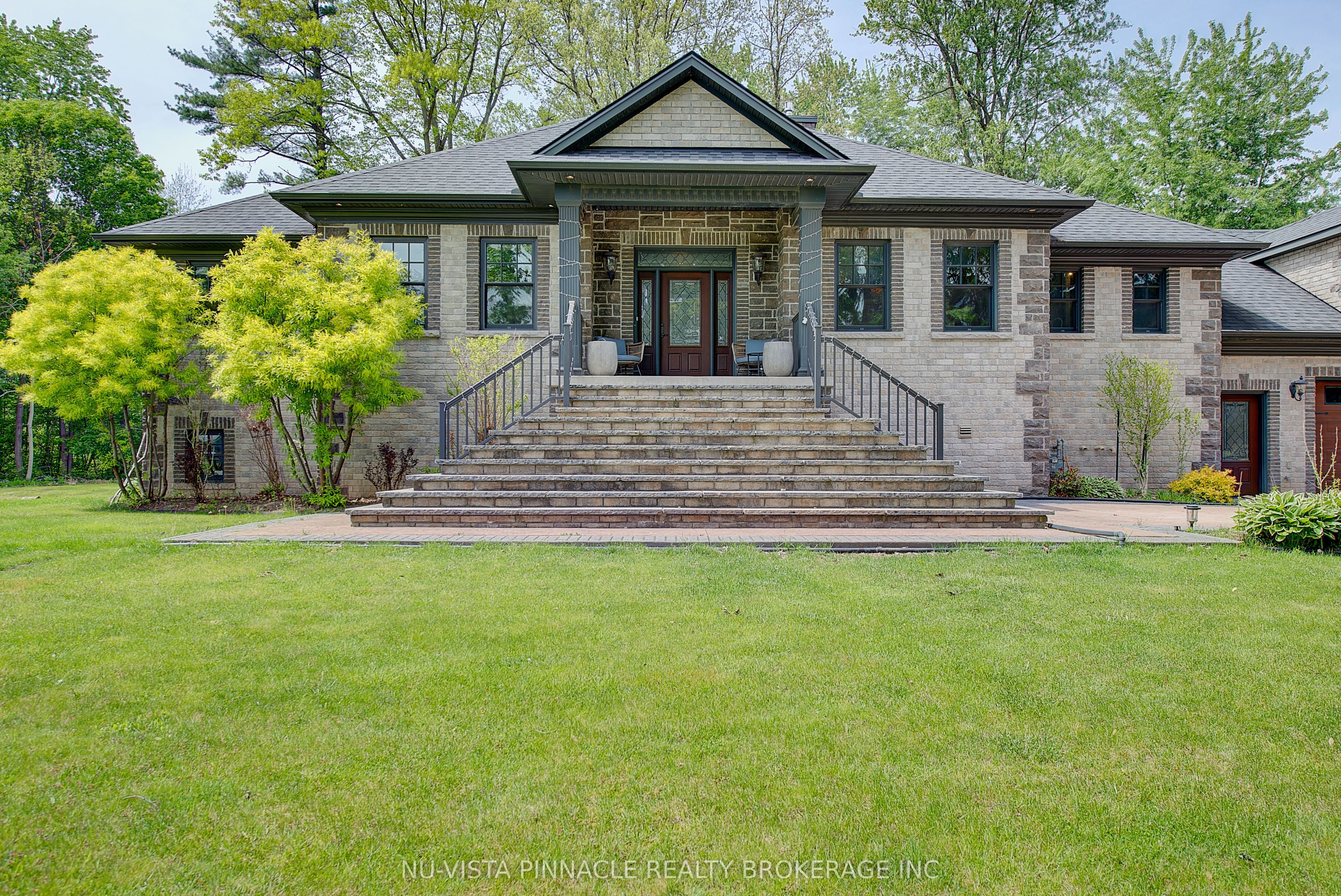 9082 Ferne Drive