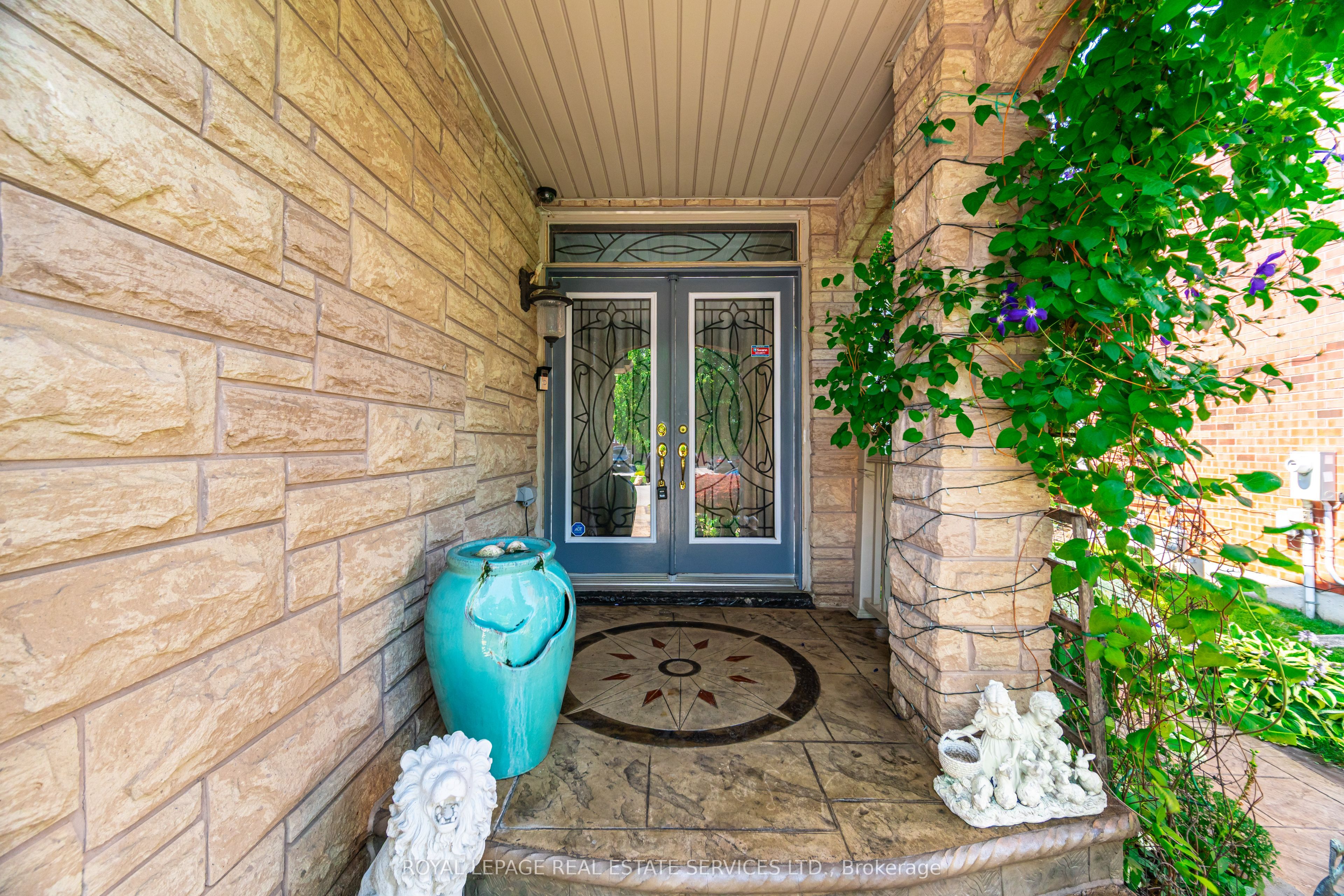 3809 Candlelight Drive