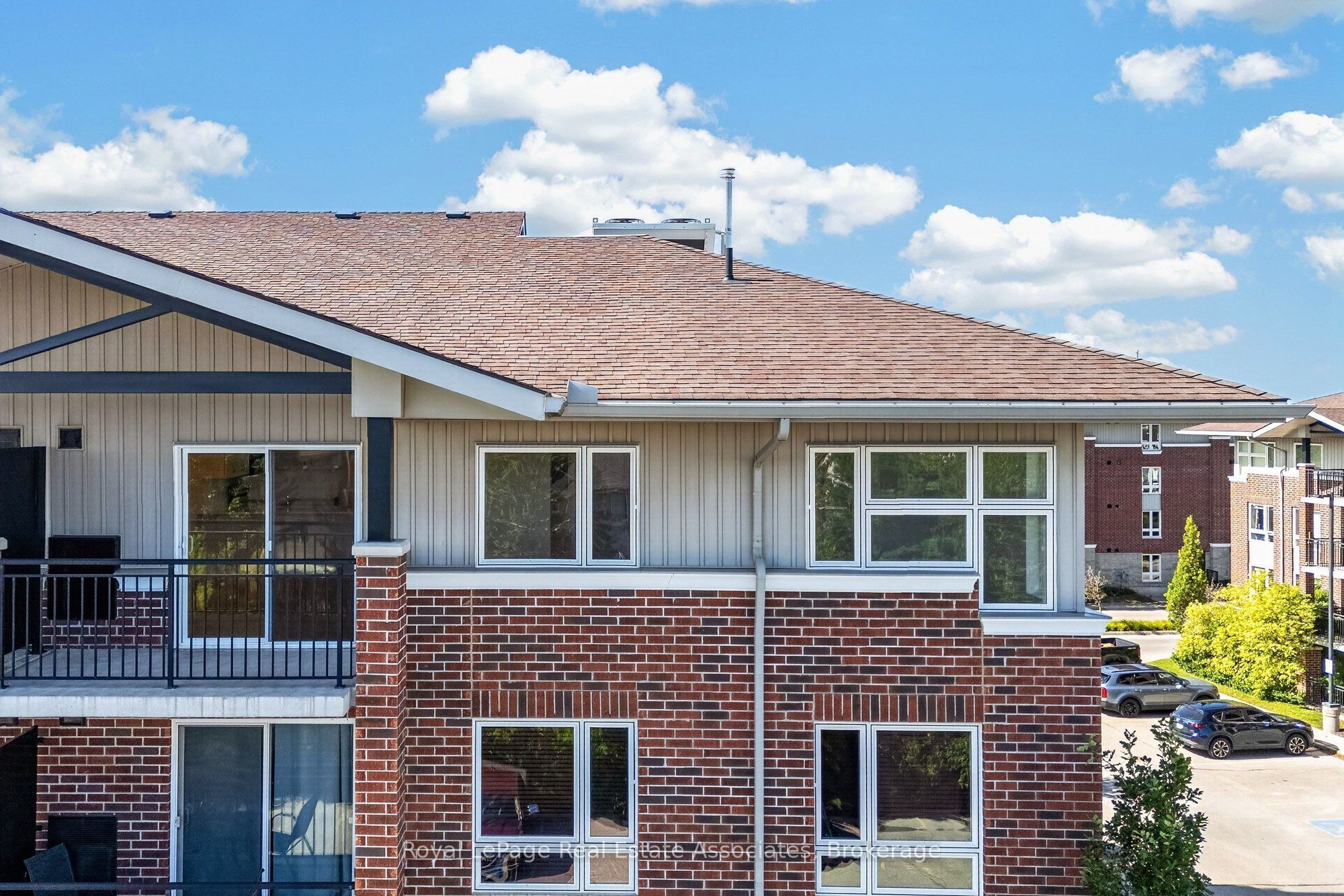 41 Goodwin Drive 401