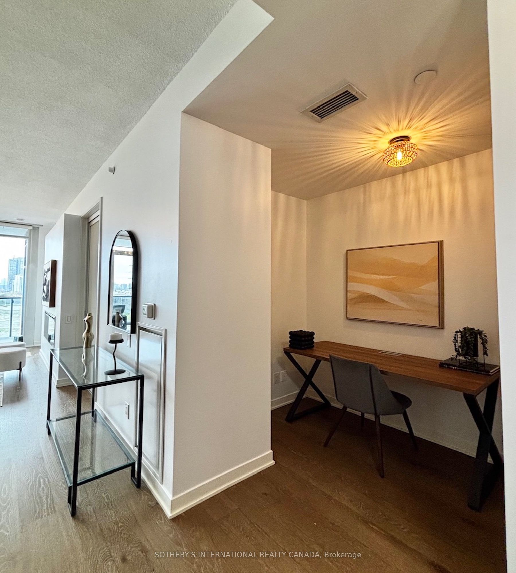 90 Park Lawn Road 809