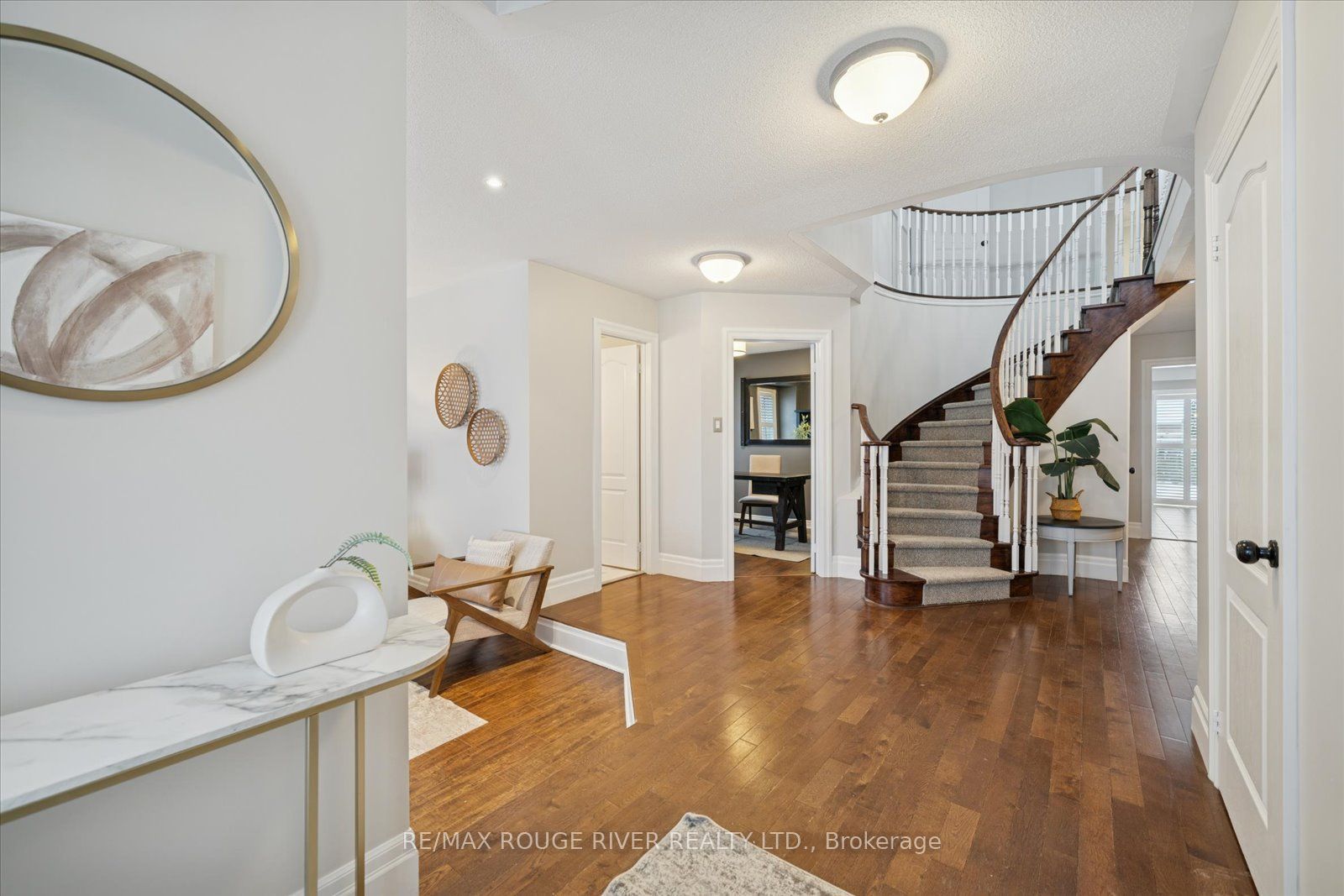 117 Carnwith Drive E