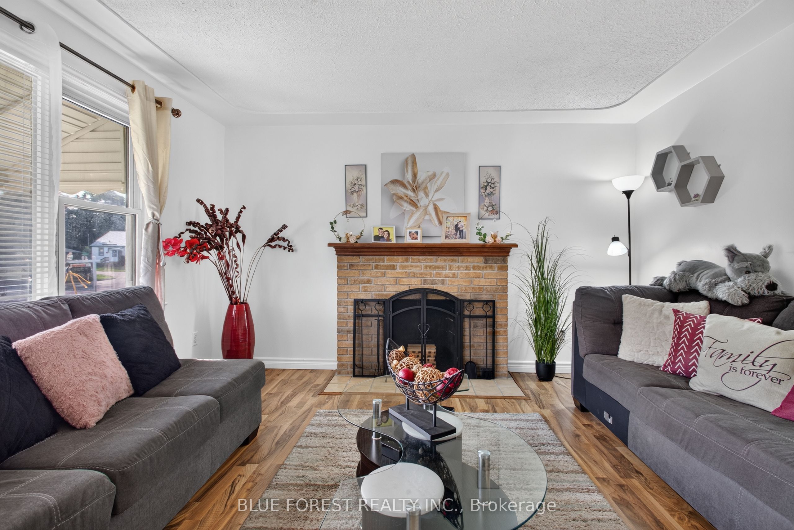 140 Highbury Avenue N