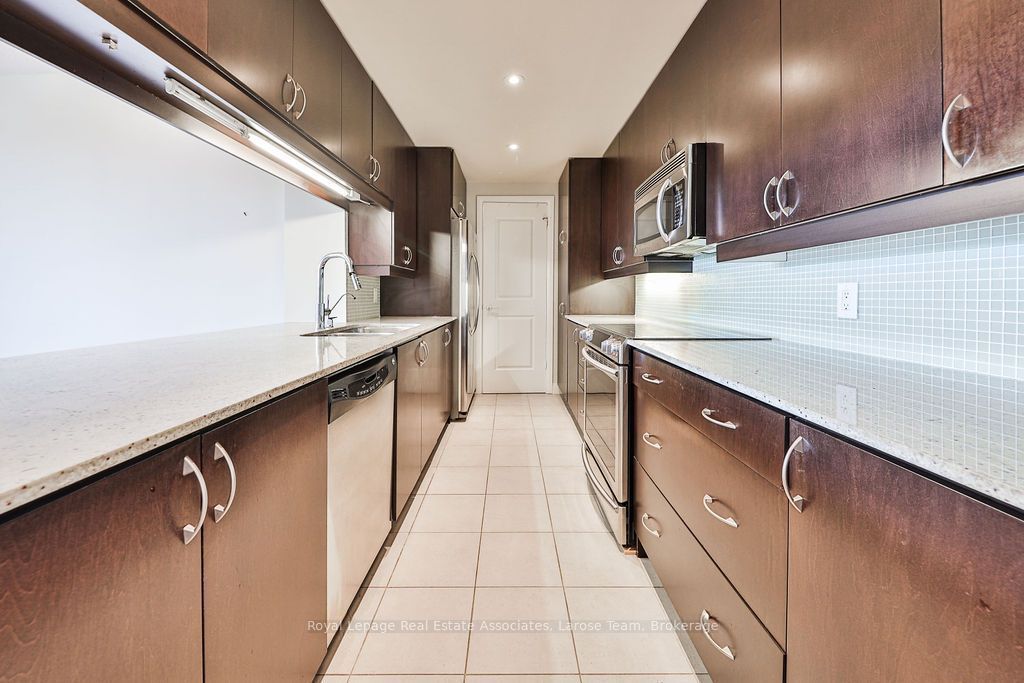 1055 Southdown Road 707