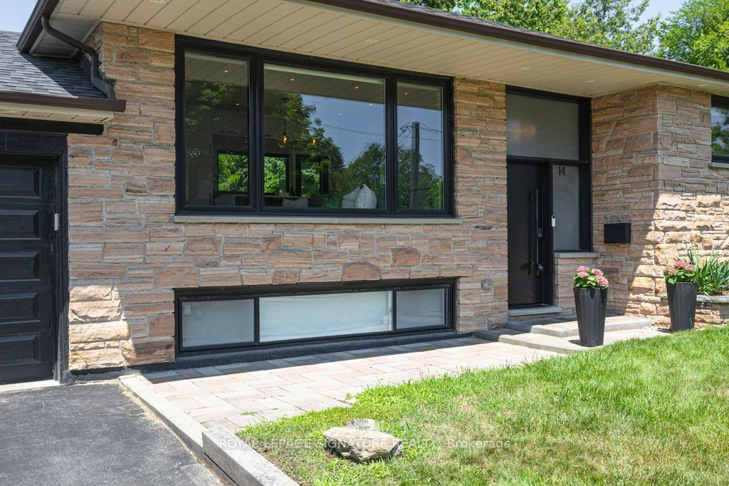 14 Bonacres Avenue