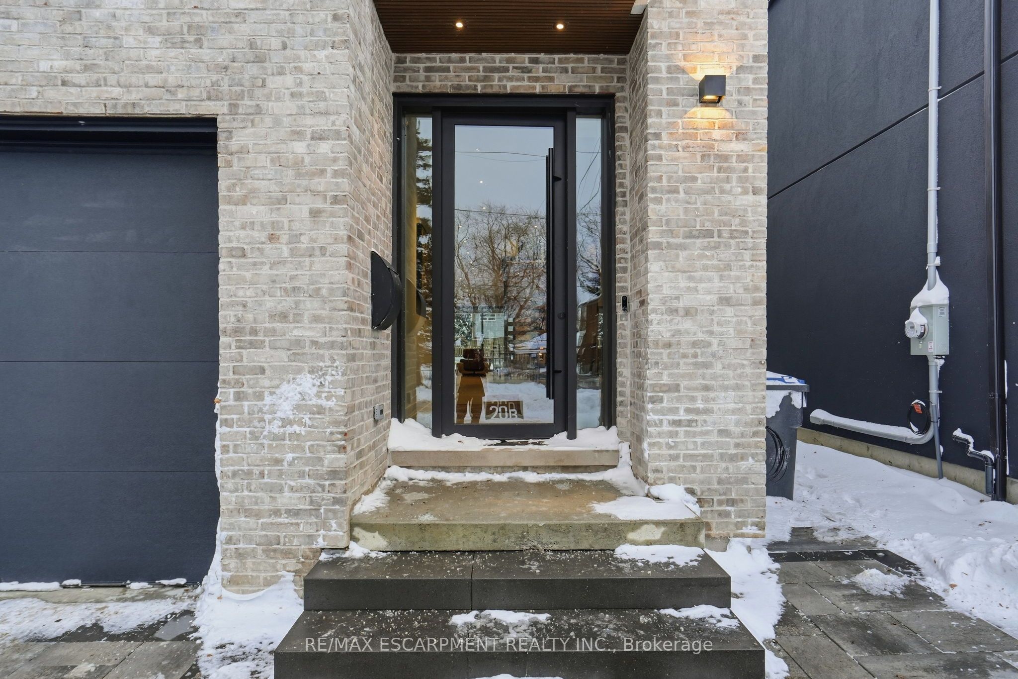 20B Broadview Avenue