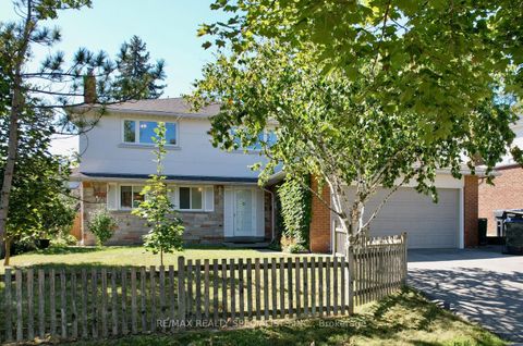 2312 Homelands Drive Mississauga ON L5K 1G6