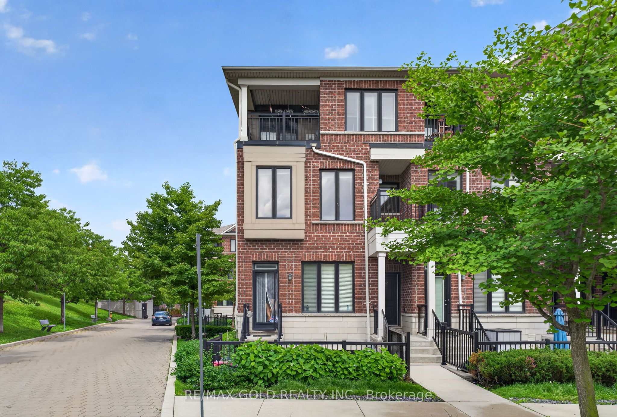 30 Carnation Avenue 92