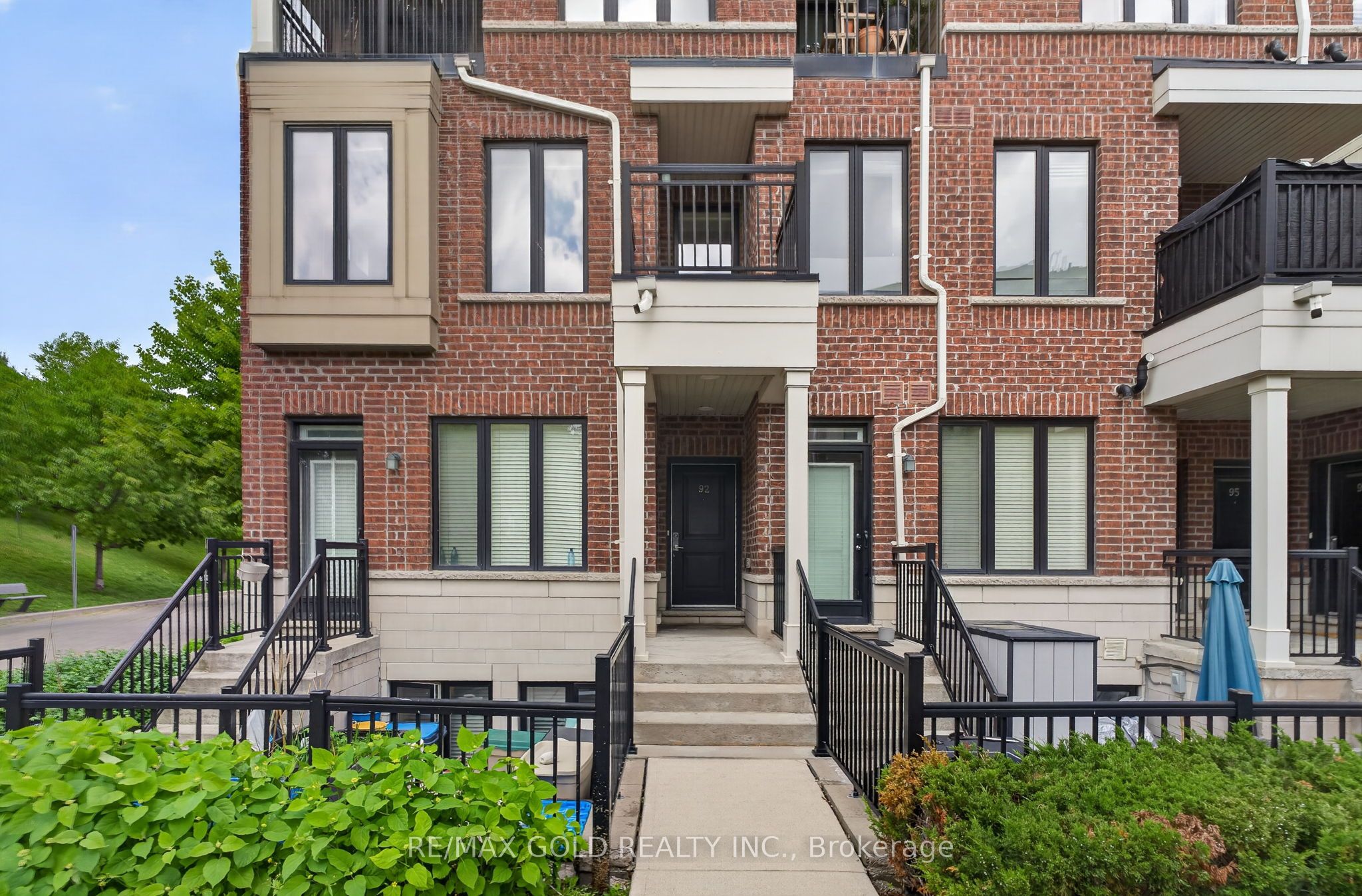 30 Carnation Avenue 92