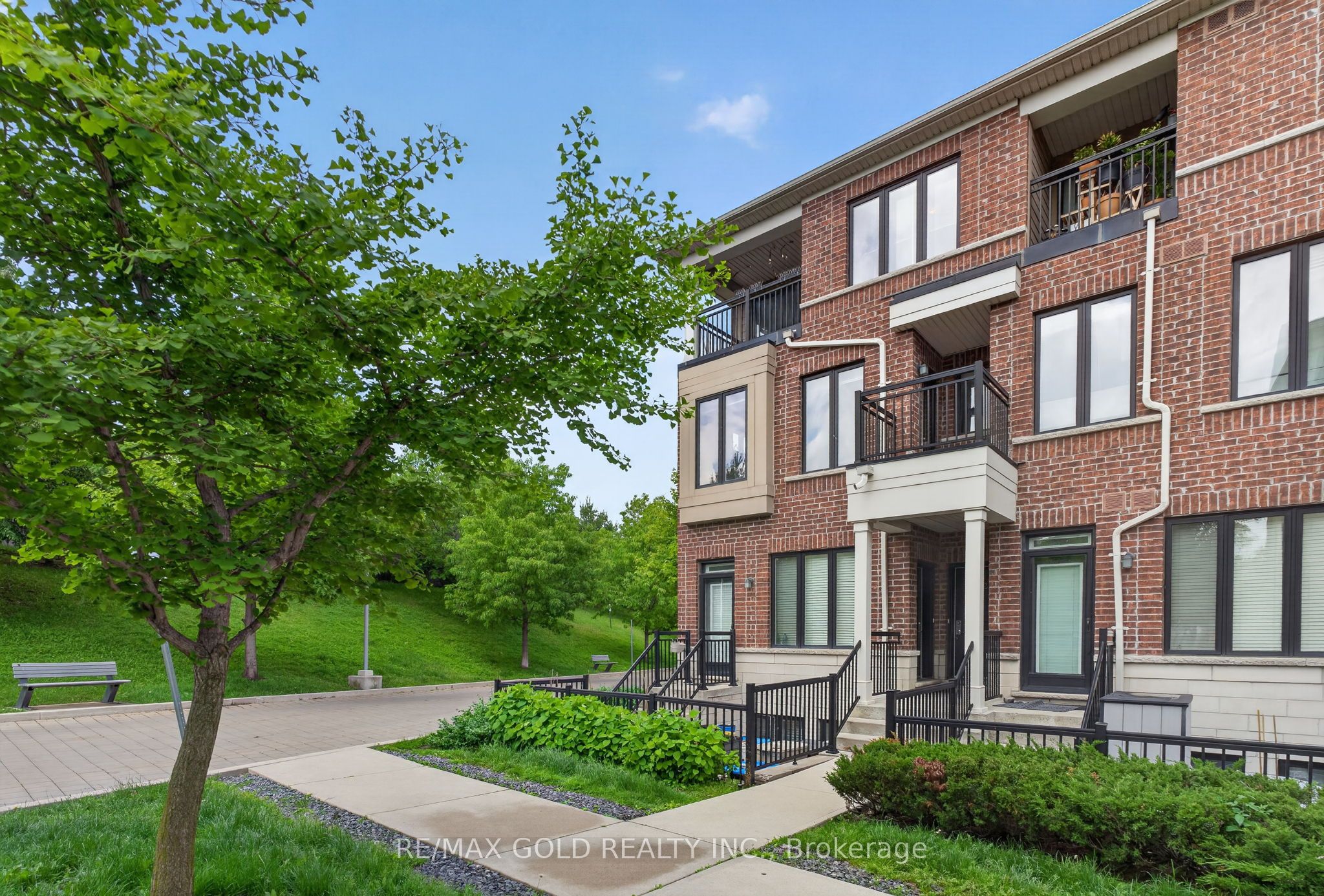 30 Carnation Avenue 92