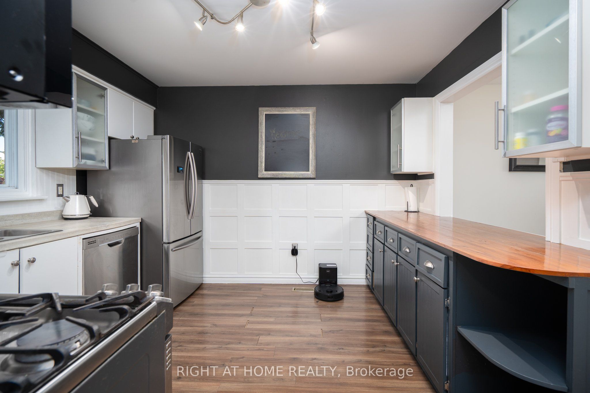1306 Fenelon Crescent
