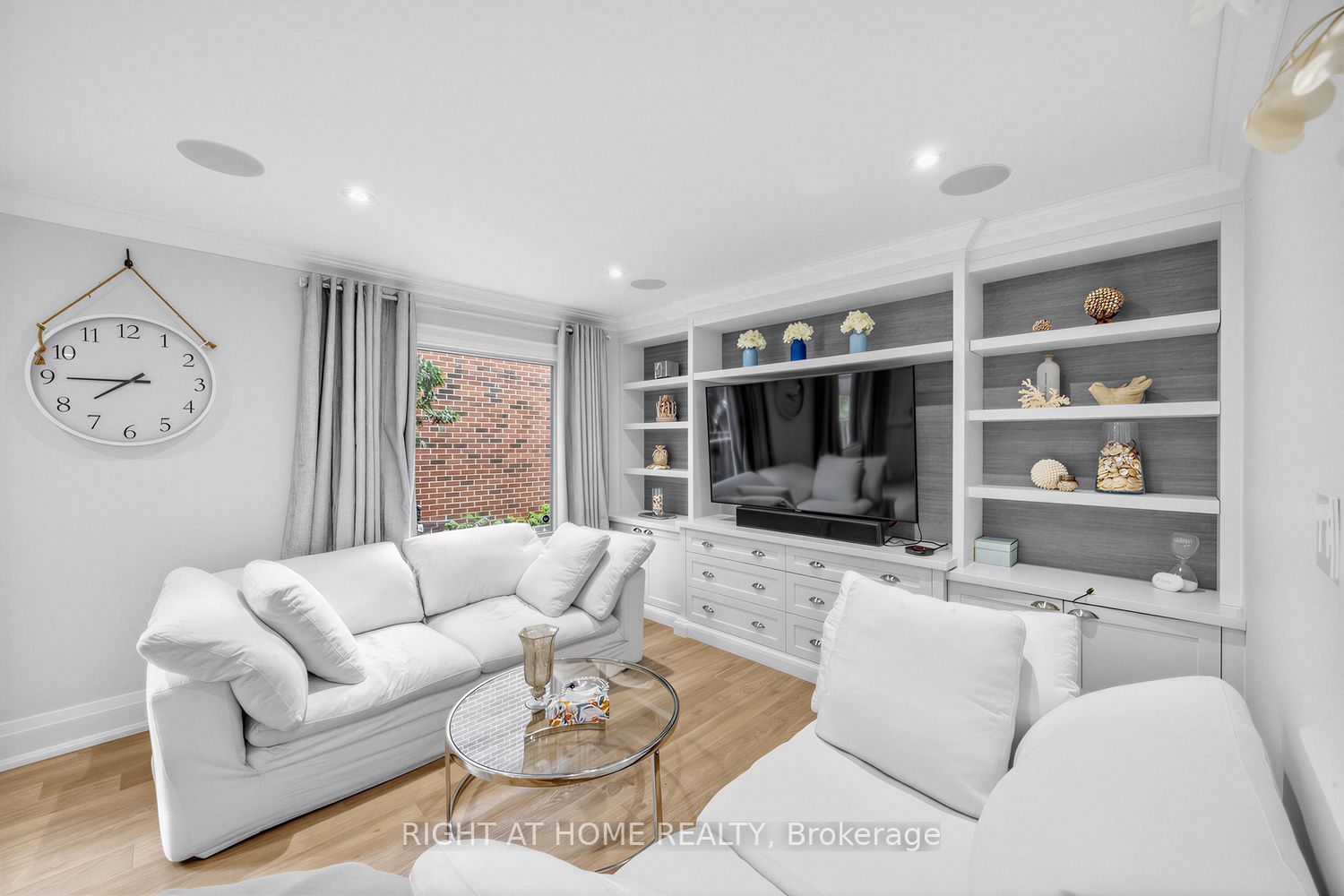 6760 Dolmage Court