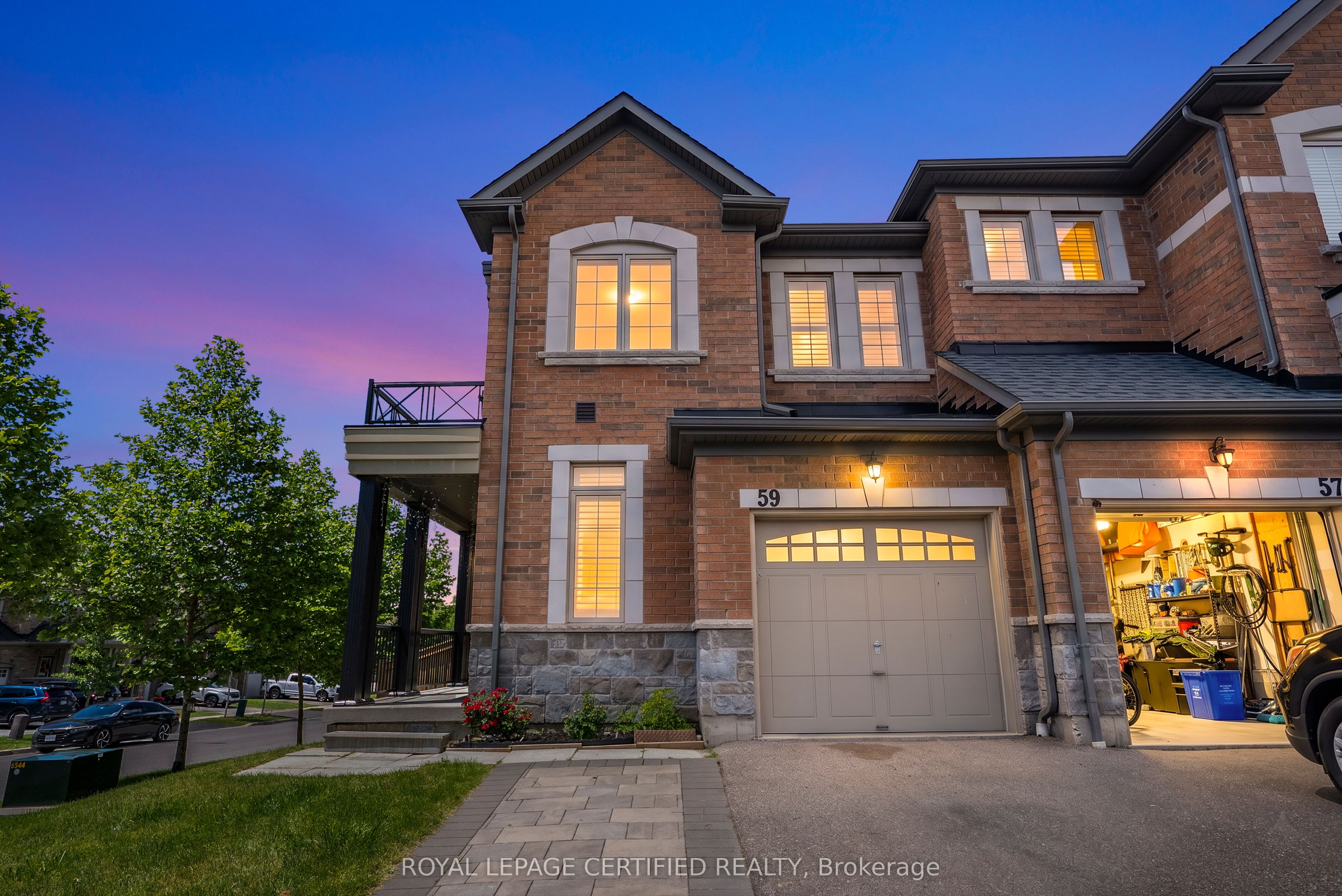 59 Rimrock Crescent