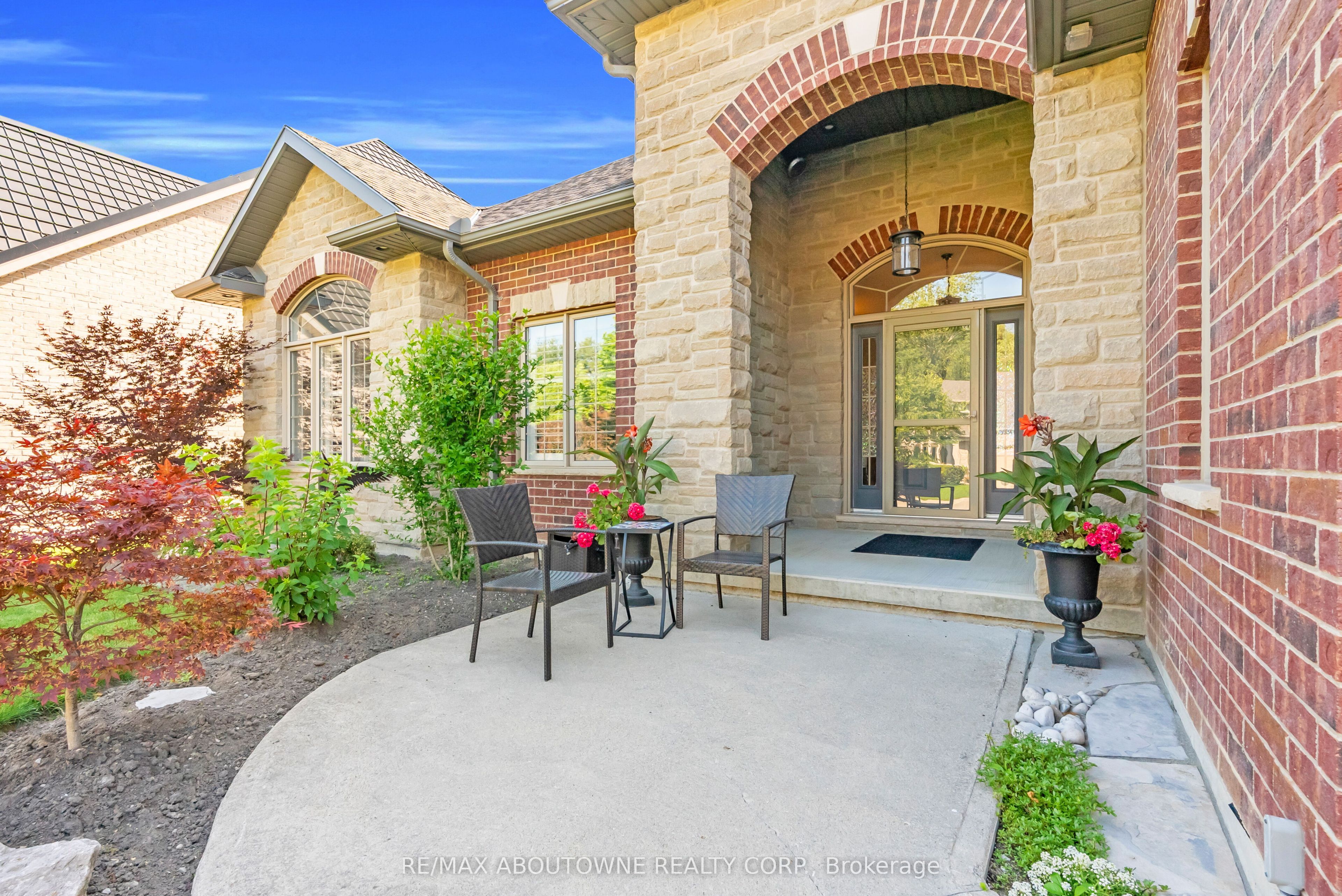 71 Newport Lane