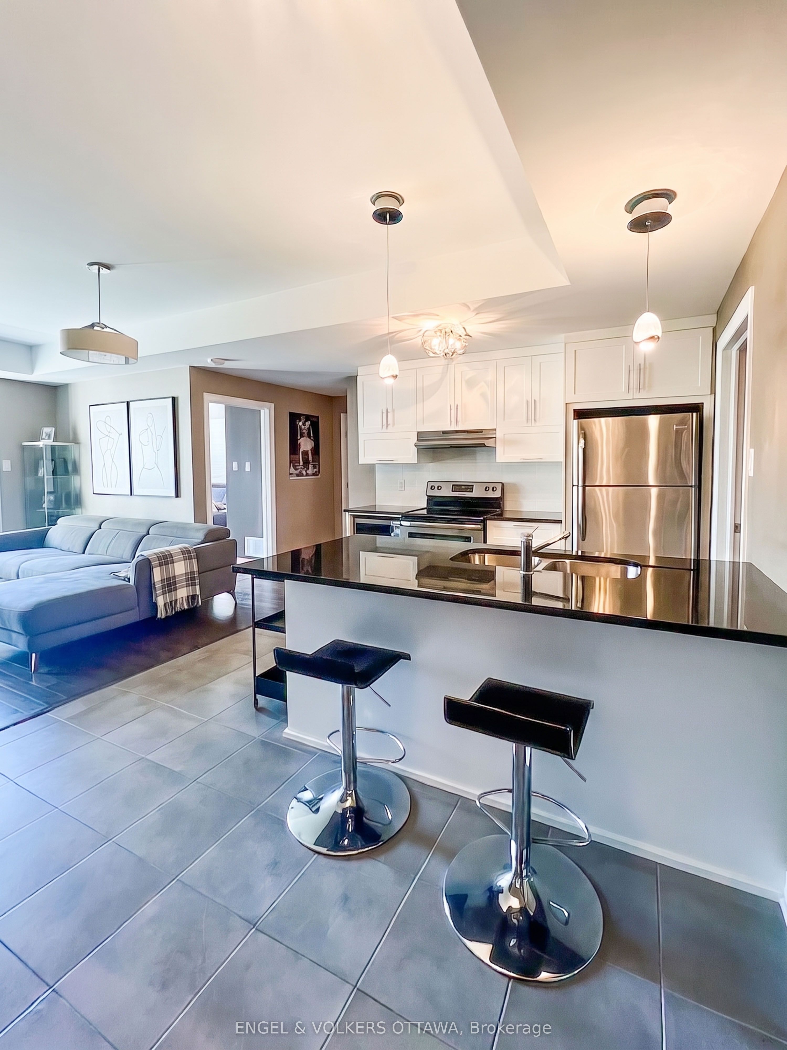 25 Earlton Private 1