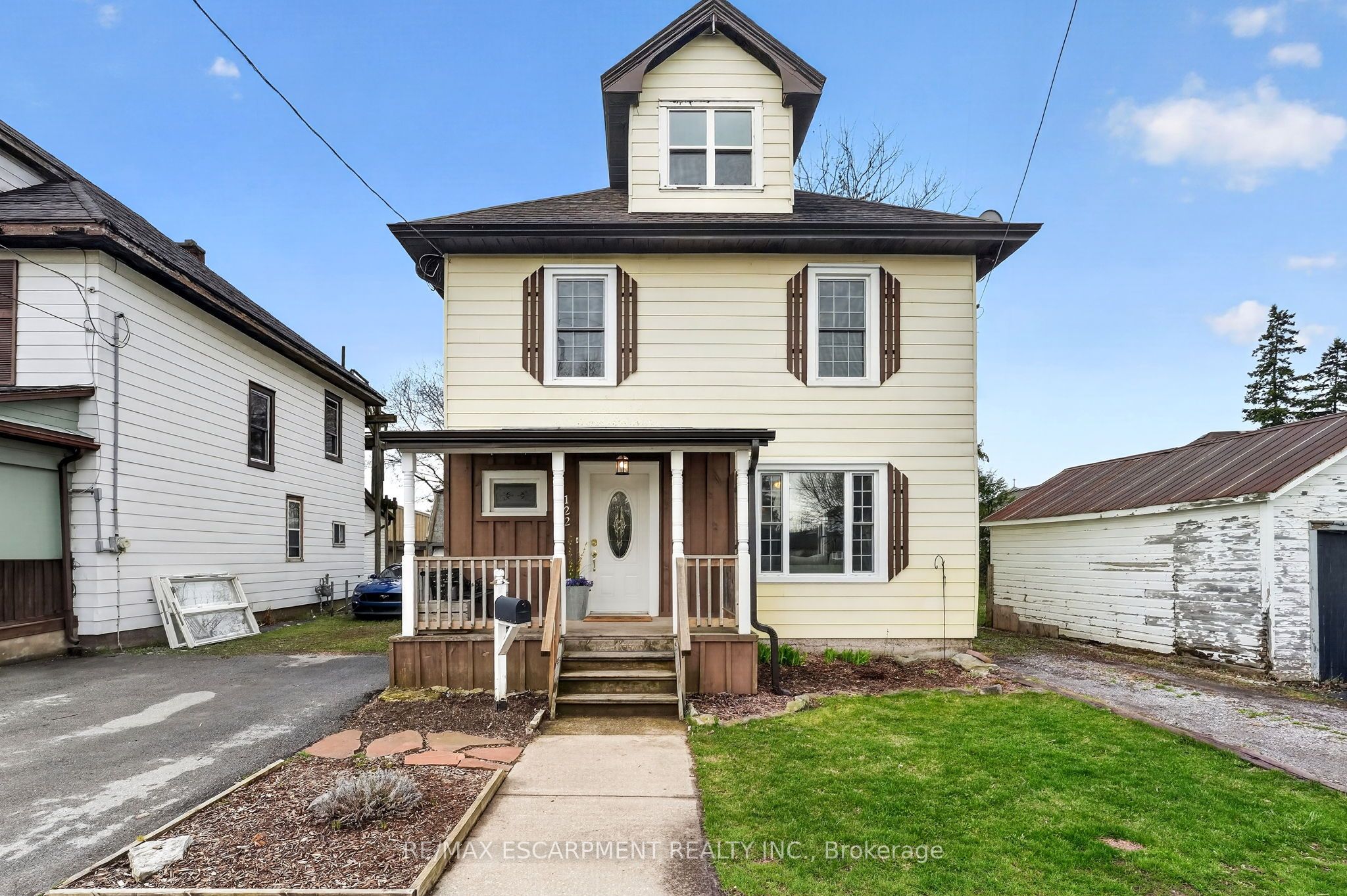 122 South Cayuga Street W