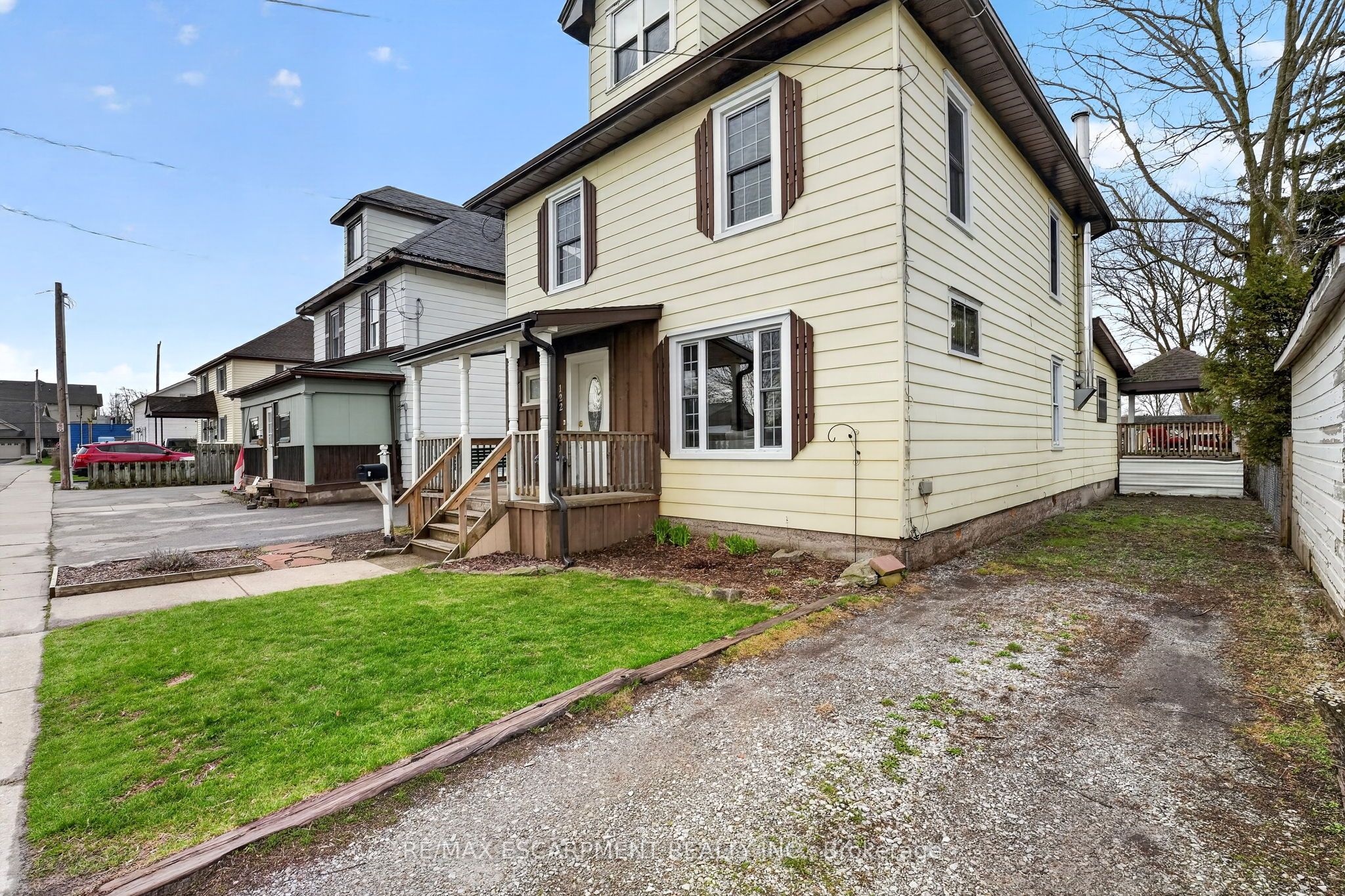 122 South Cayuga Street W