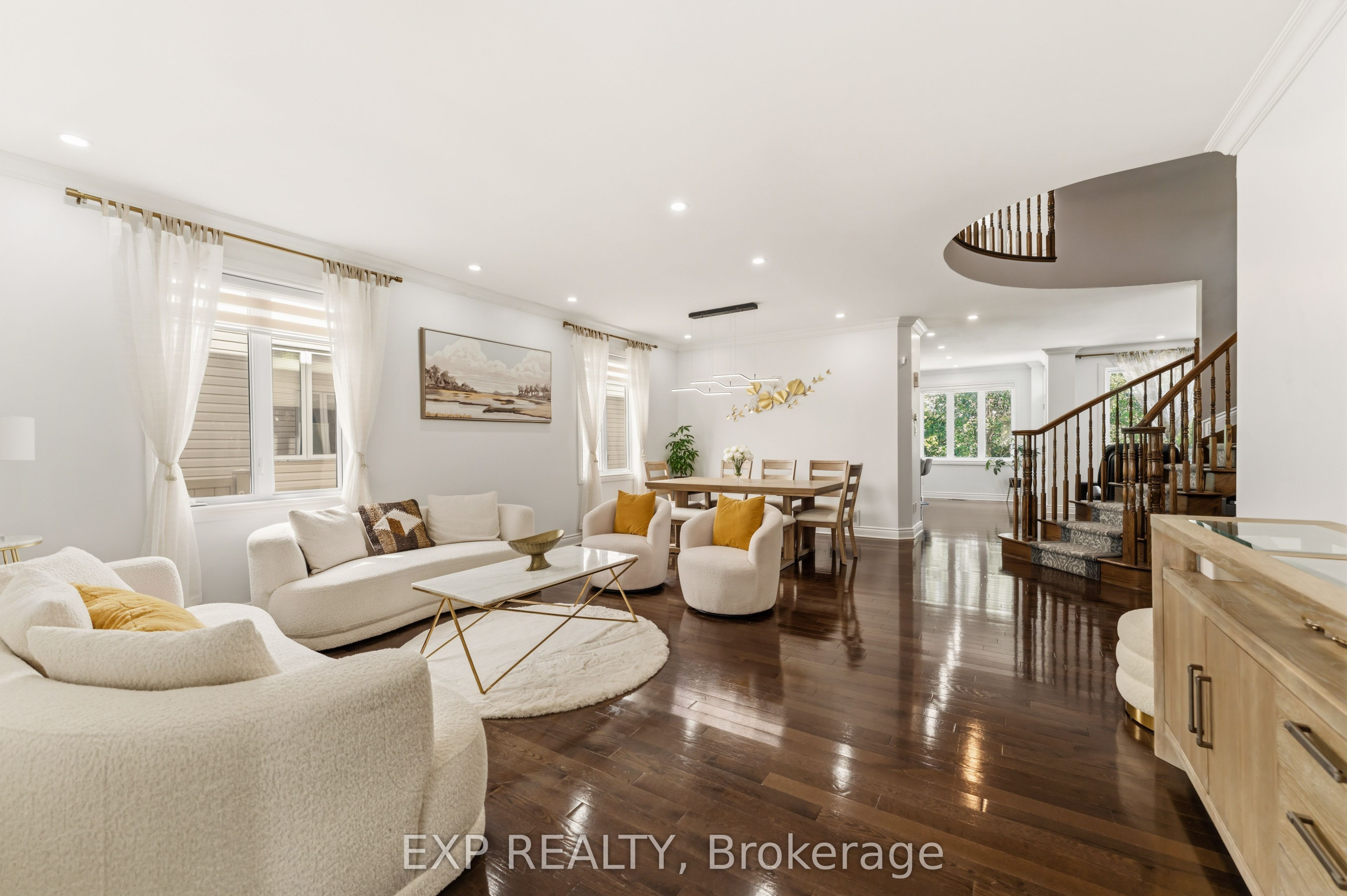 643 New Liskeard Crescent