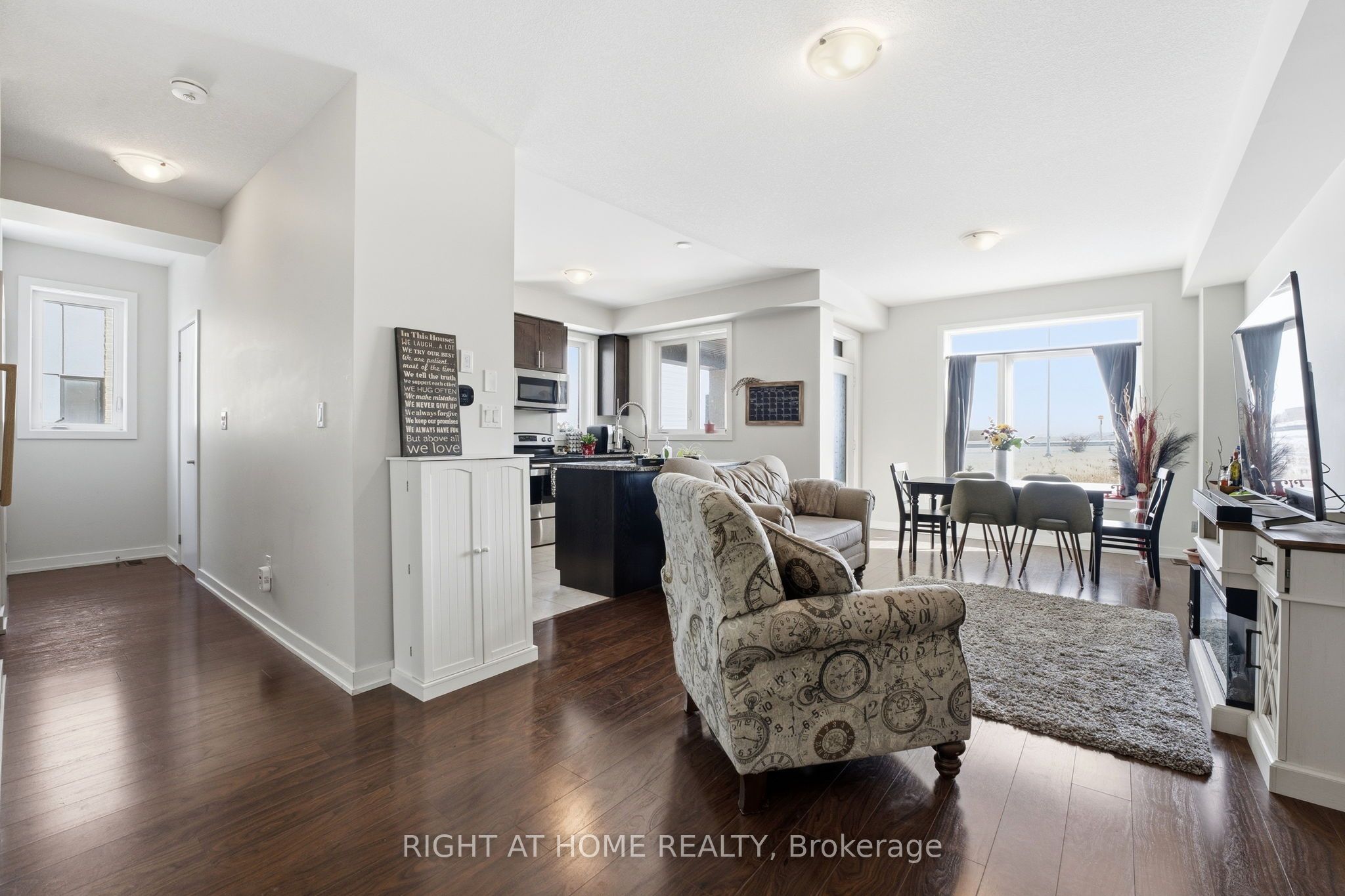 590 North Service Road 67