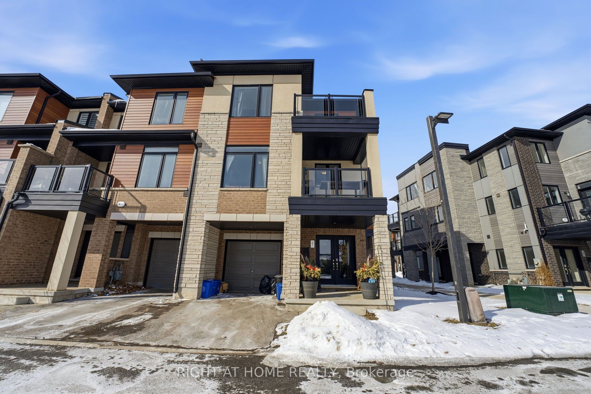 590 North Service Road 67