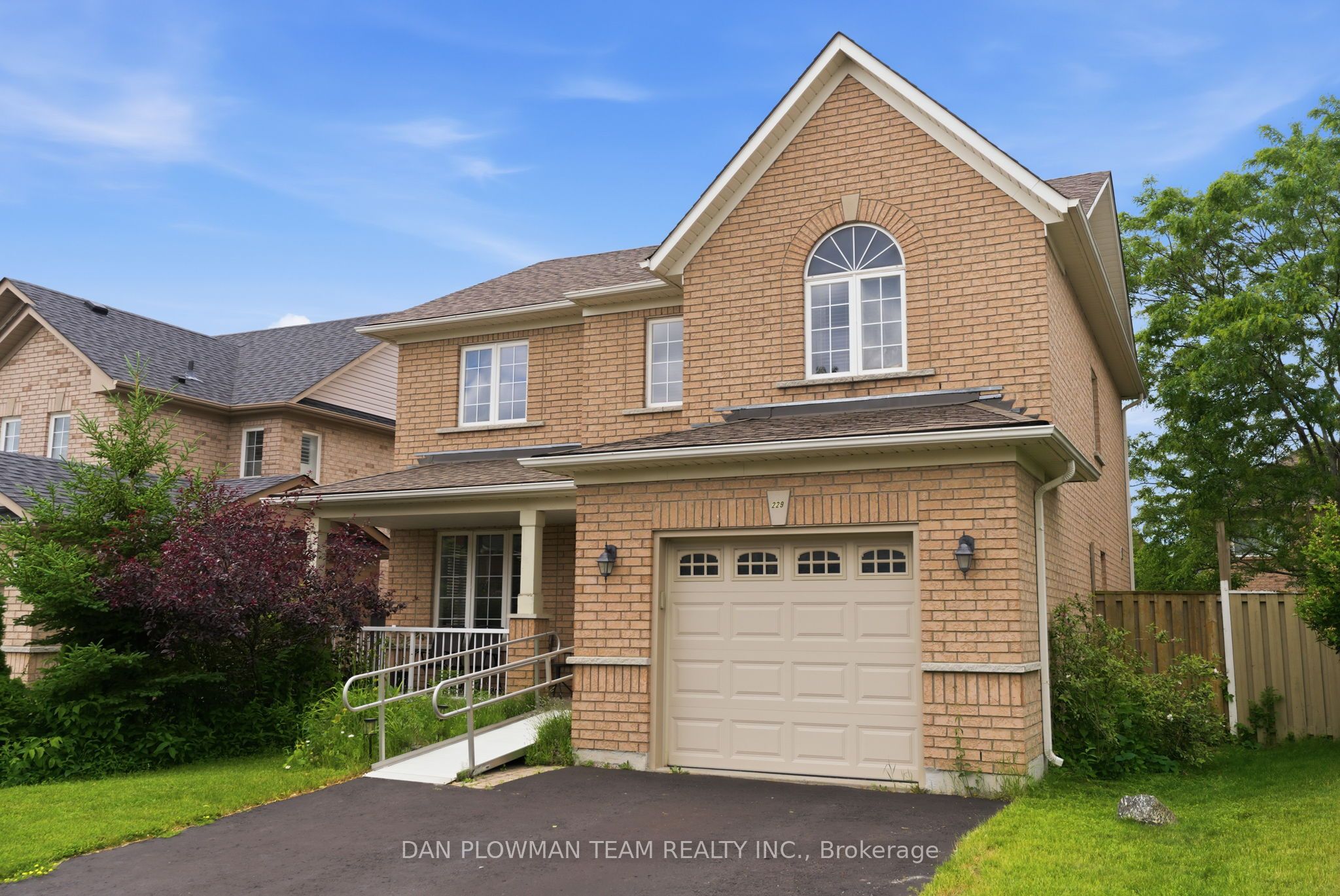 229 Huntington Crescent
