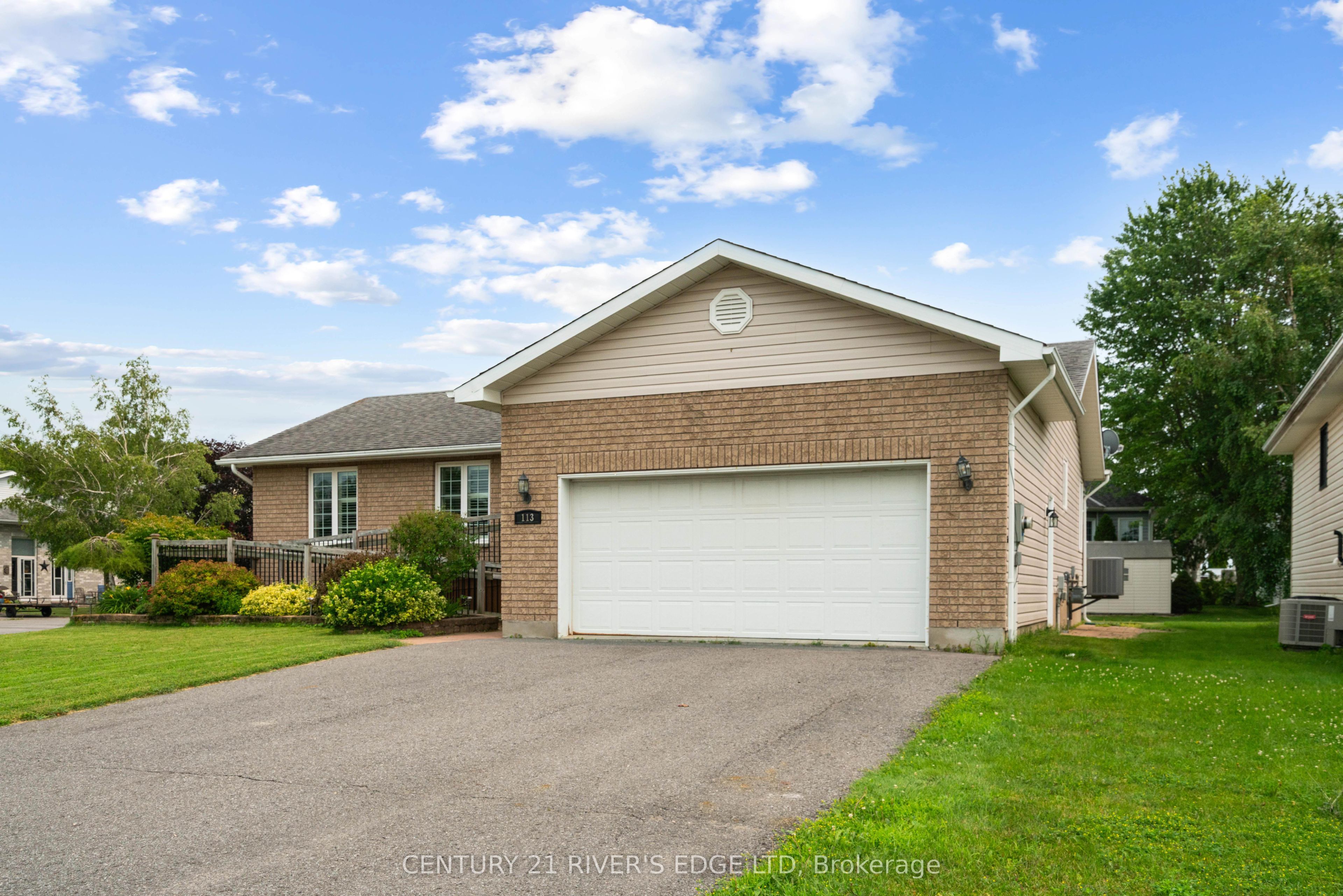 113 Blake's Crescent