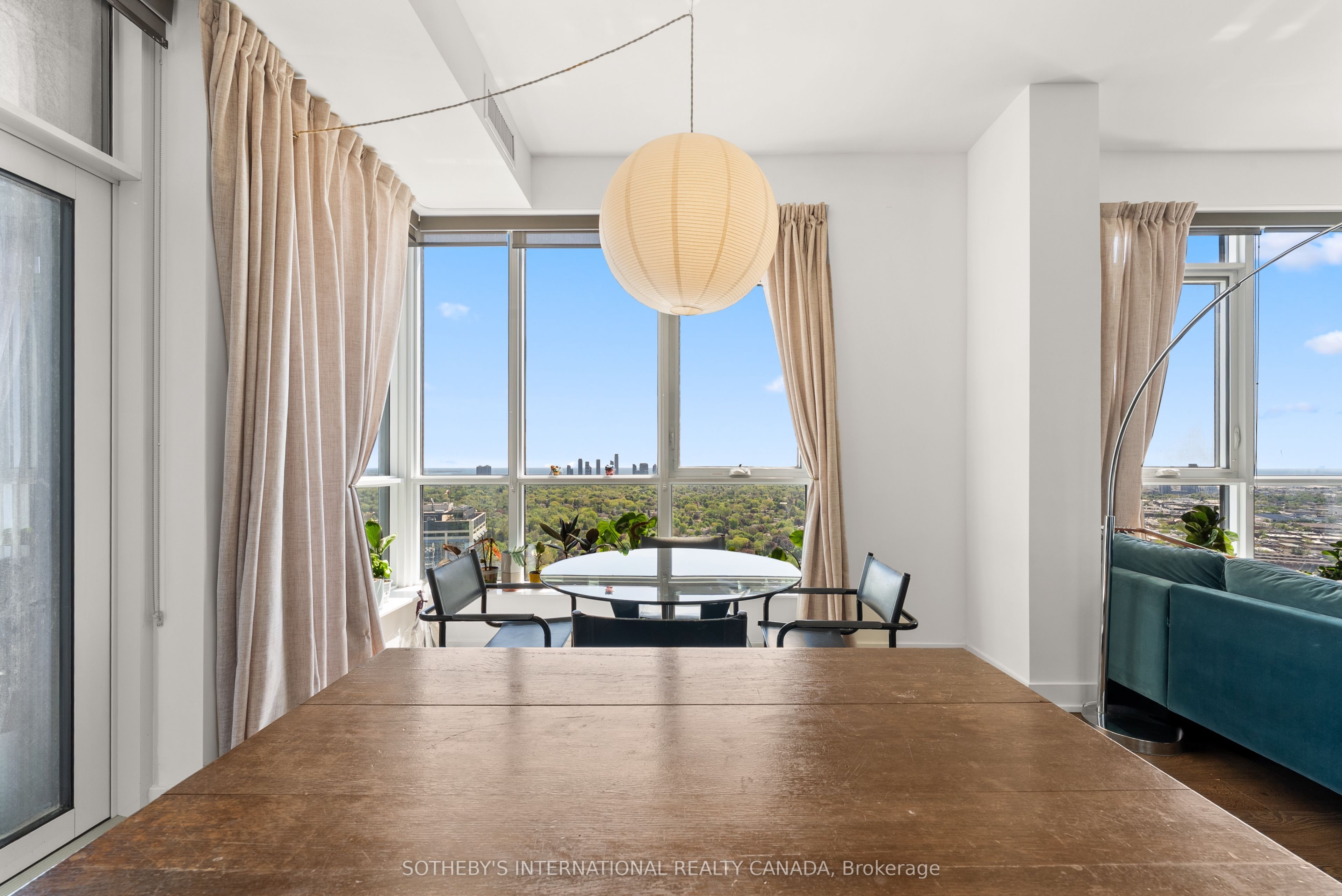 9 Mabelle Avenue PH 22