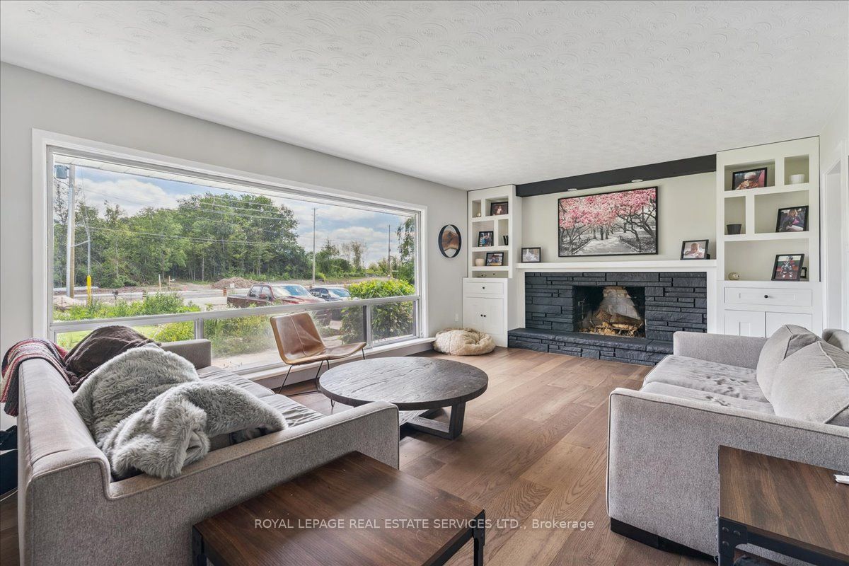 1099 Burnhamthorpe Road W