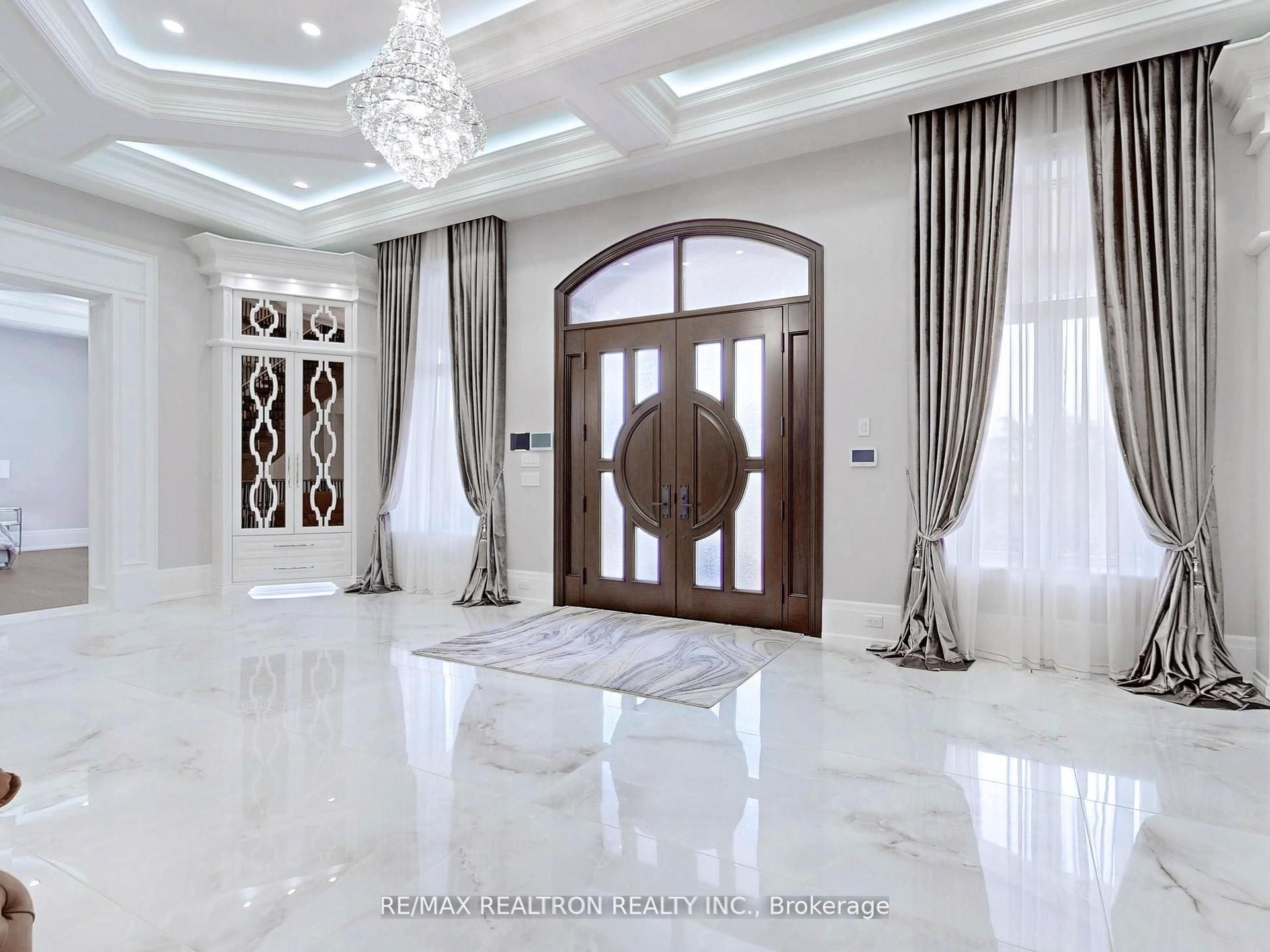 14358 Bathurst Street