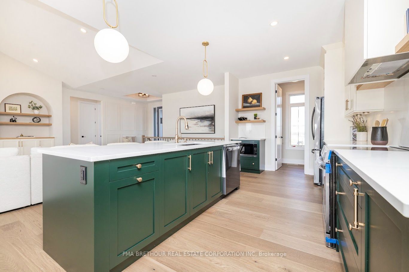 200 Trudeau Crescent