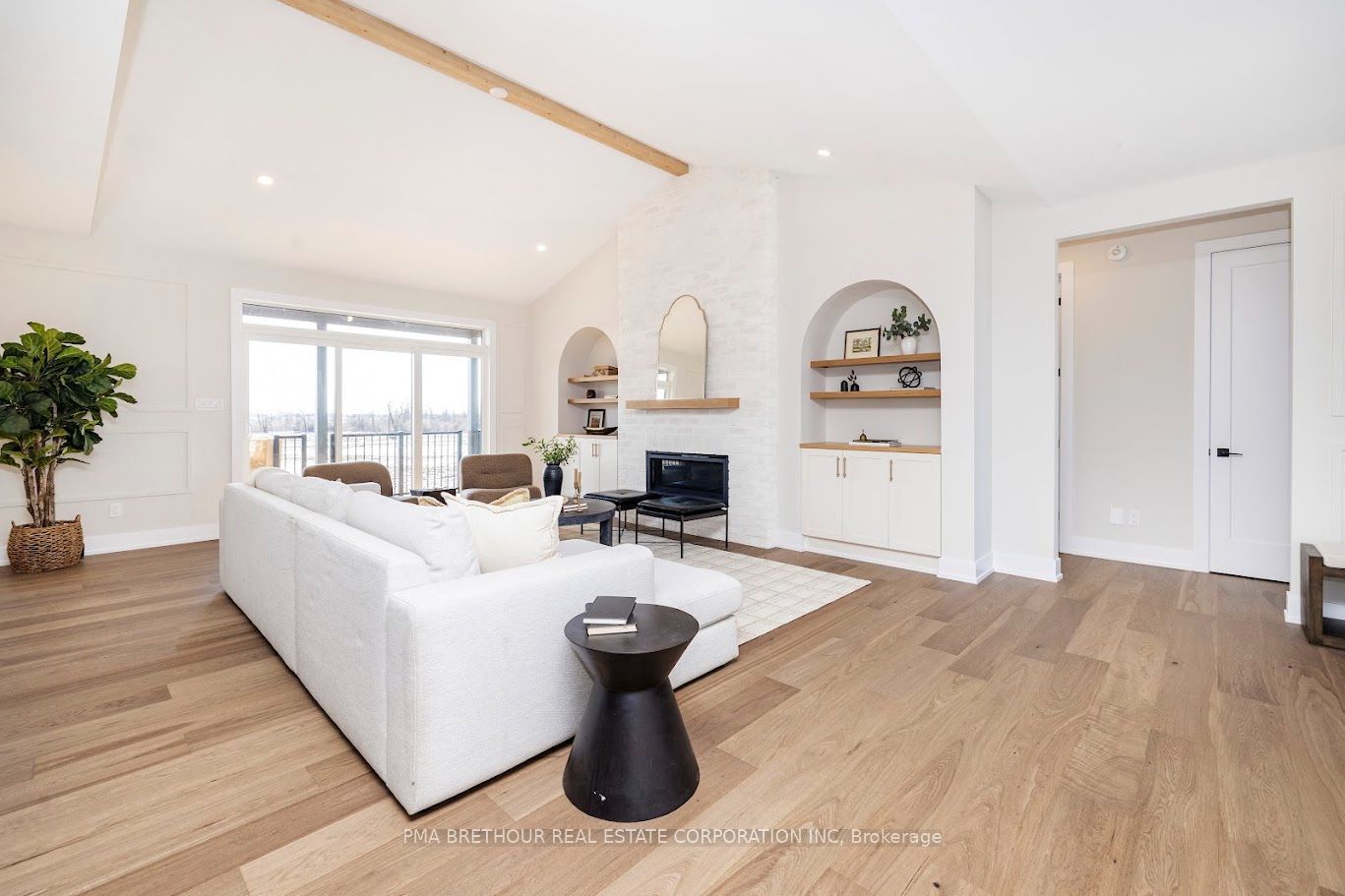 200 Trudeau Crescent