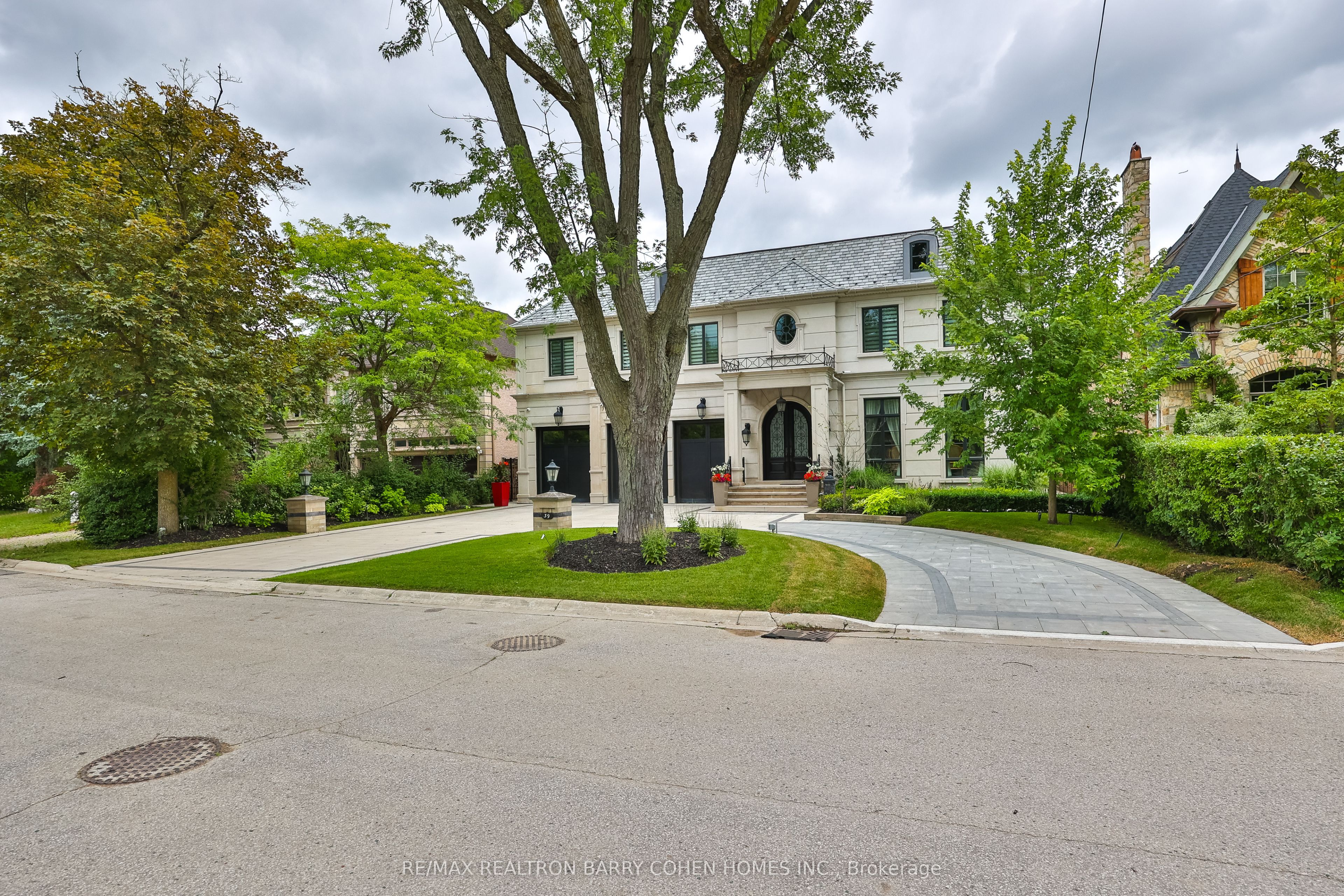 39 Arjay Crescent