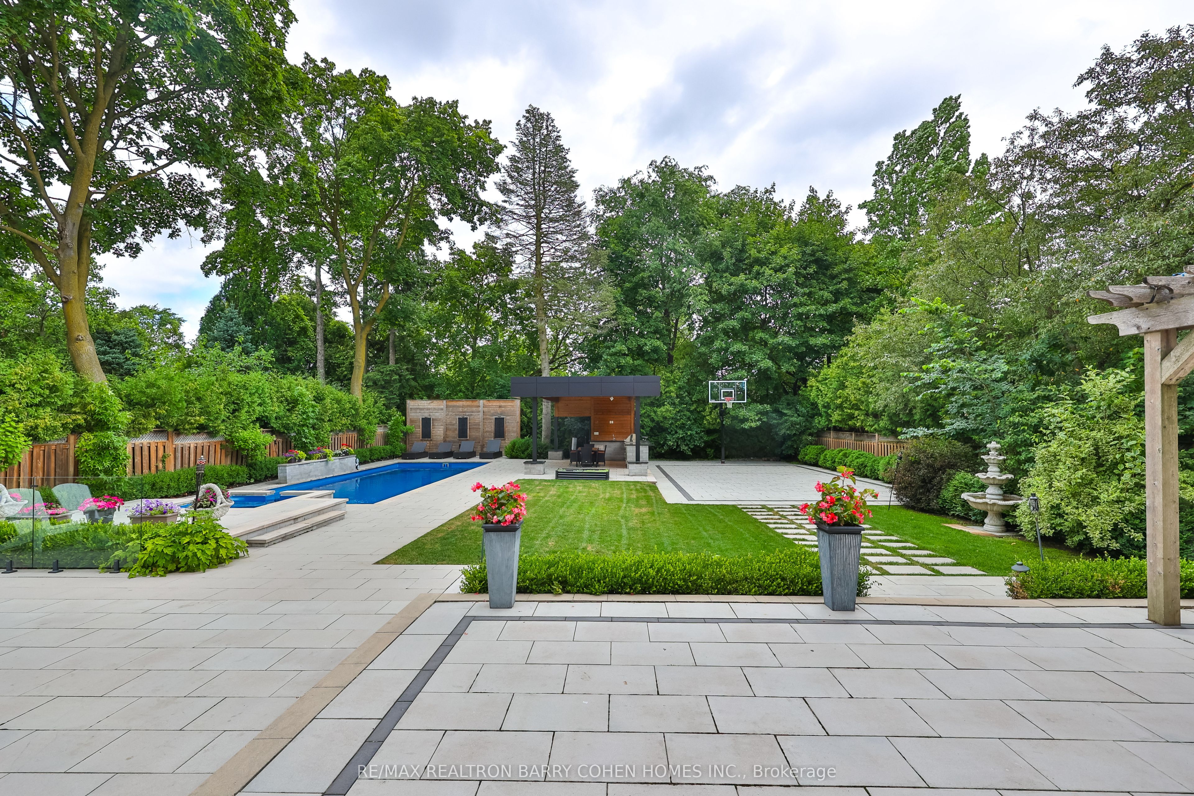 39 Arjay Crescent