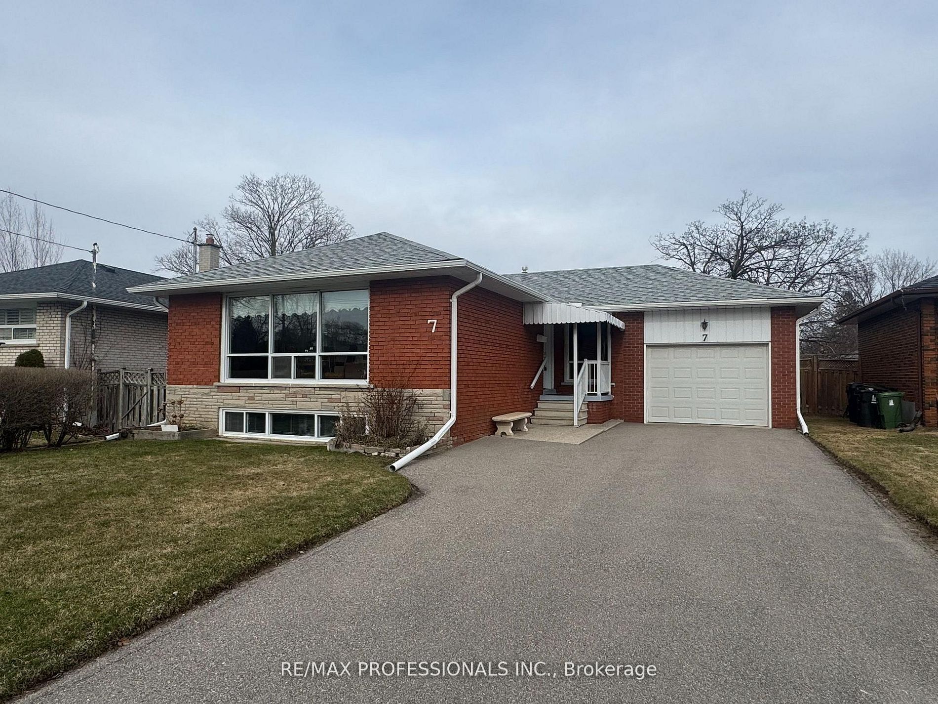 7 Pettit Drive