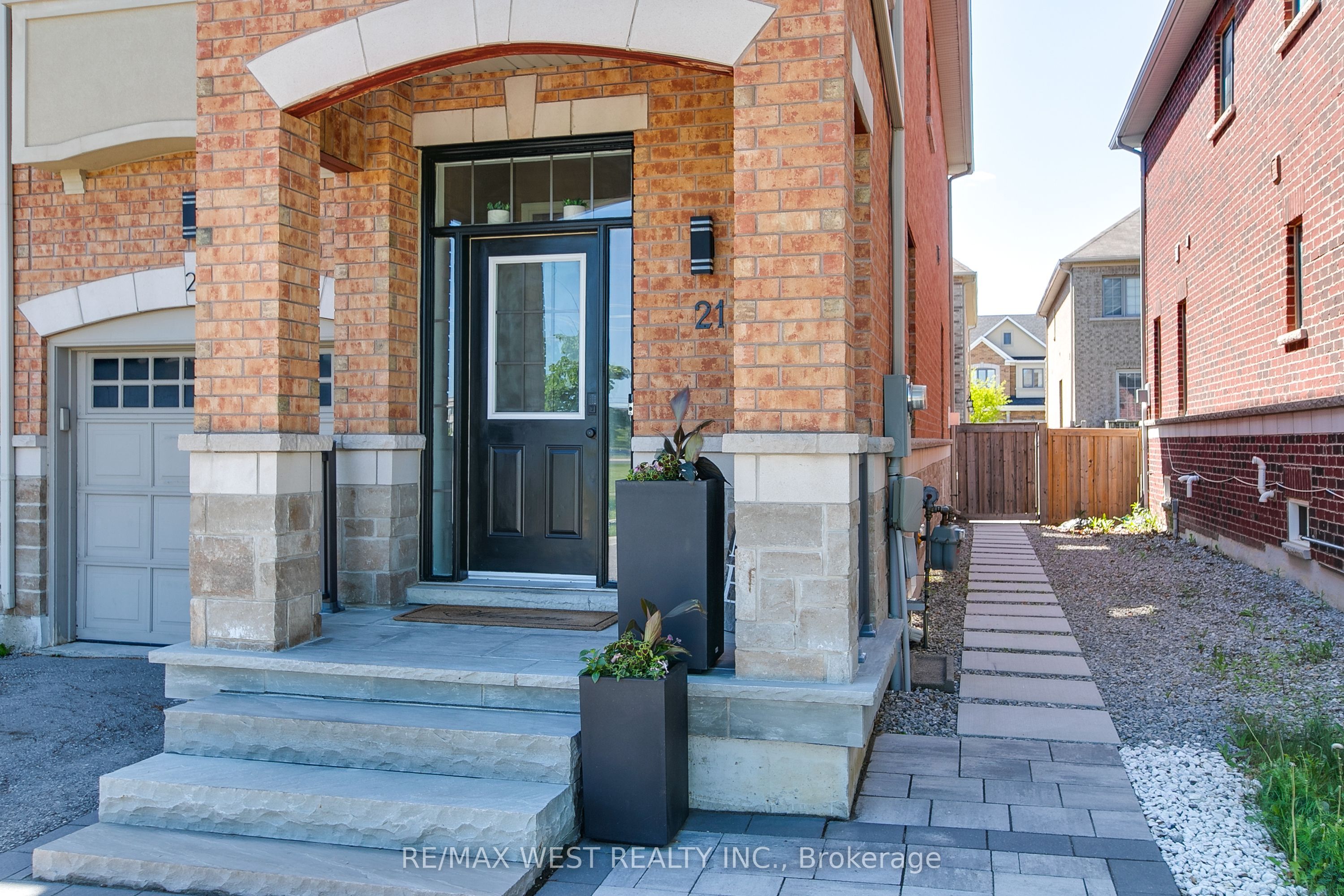 21 Sibella Way