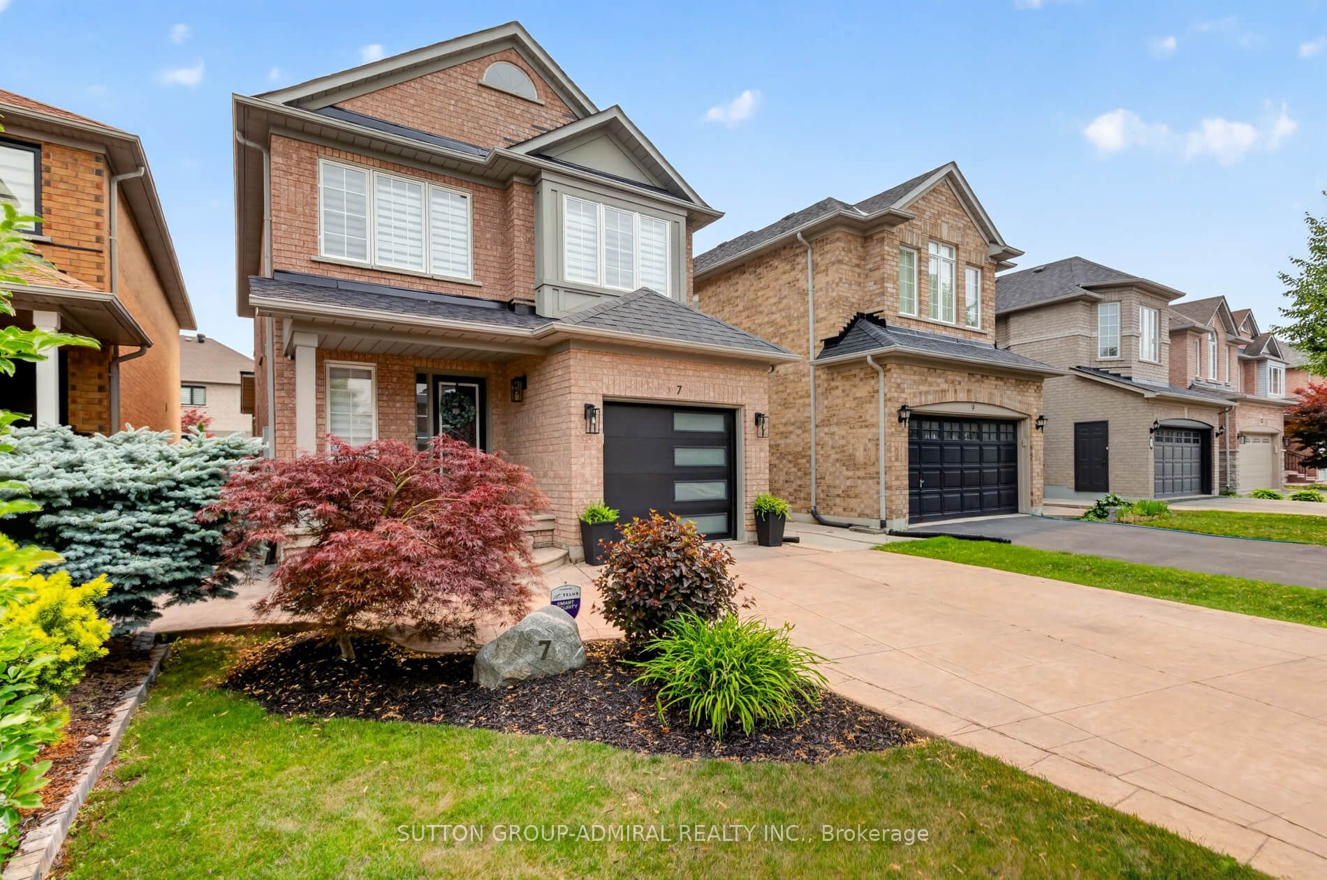 7 Emily Carr Crescent
