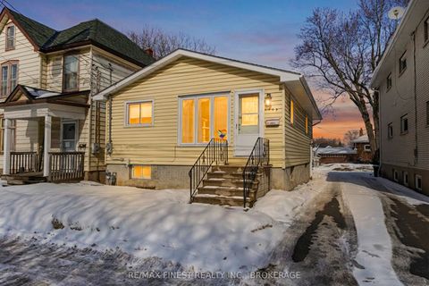 149 Pine Street Kingston ON K7K 1W9
