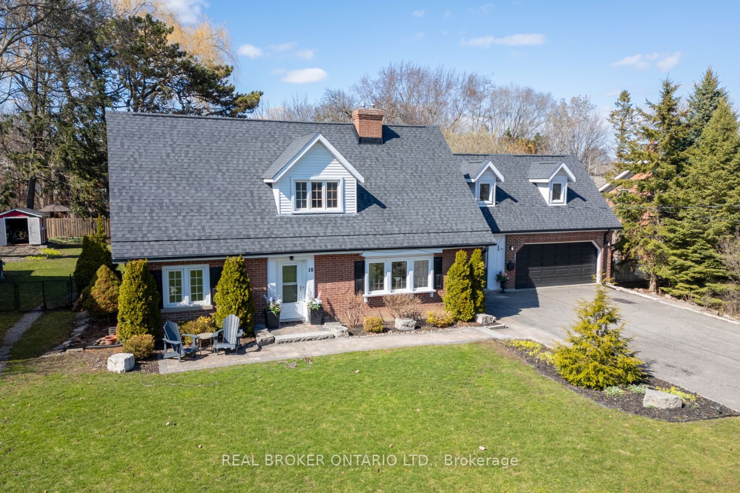 18 Concession Street W