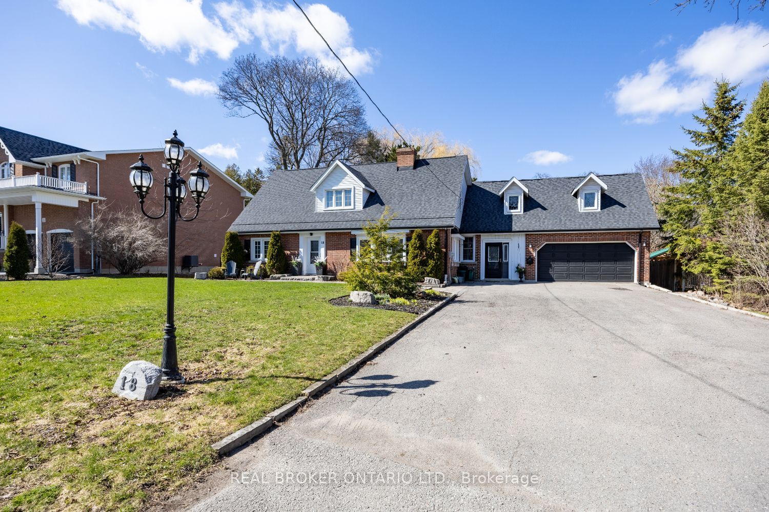 18 Concession Street W