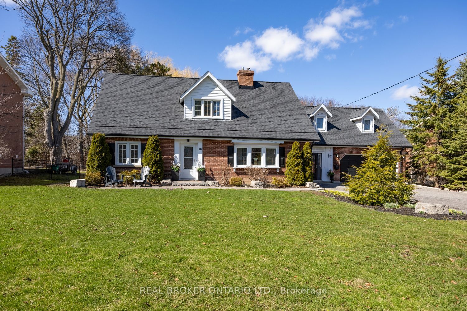 18 Concession Street W