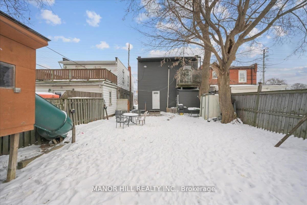 929 Lakeshore Road E