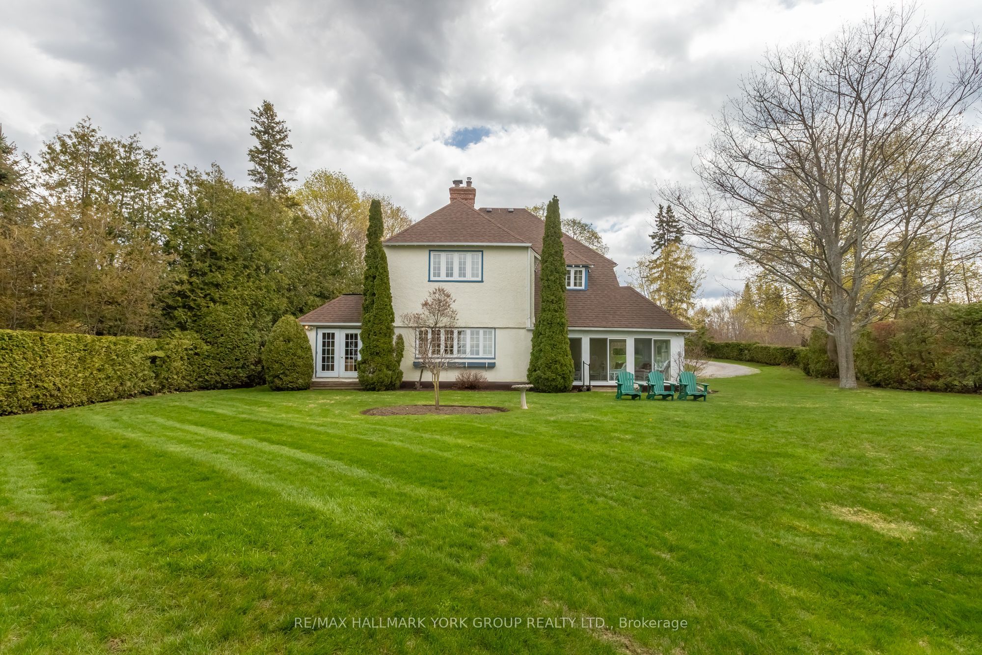 724 Lake Drive N