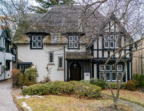 18 Queen Marys Drive Toronto W08 ON M8X 1S2