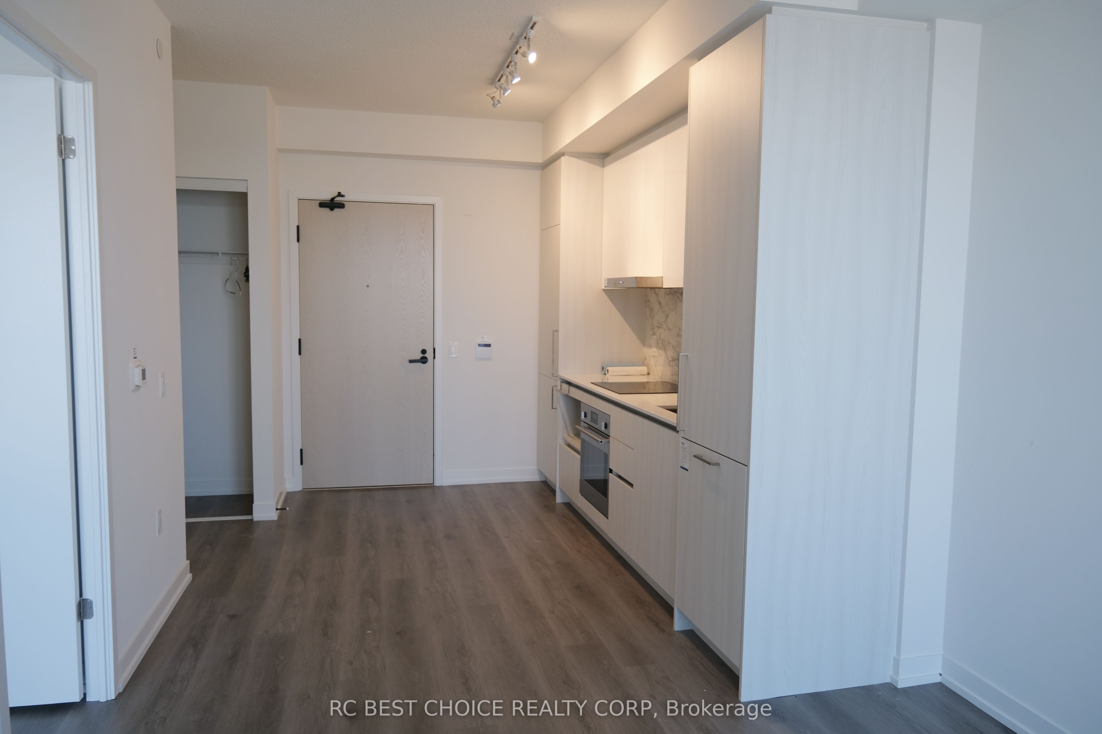 225 Commerce Street 5011