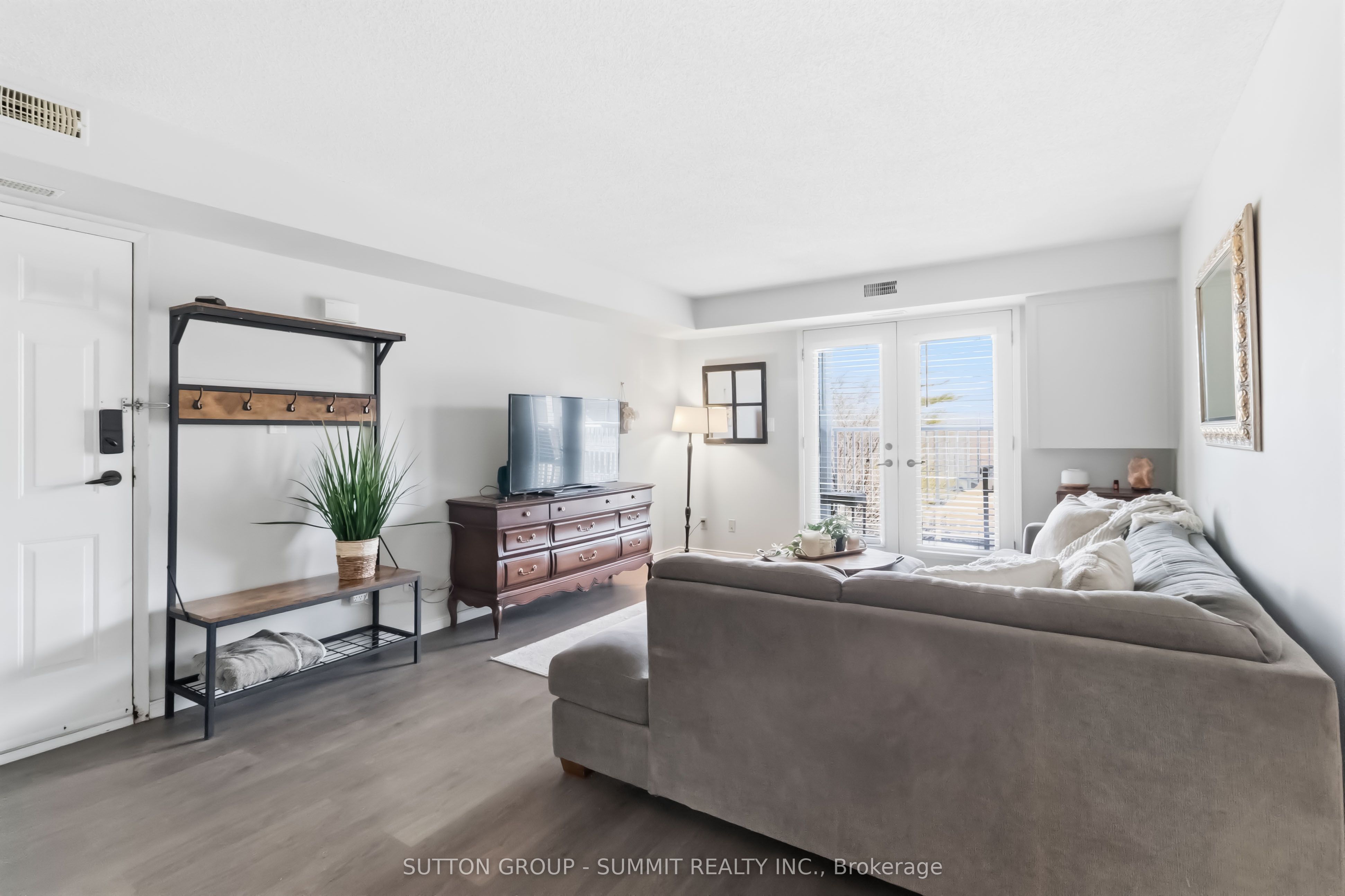 2010 Cleaver Avenue 307